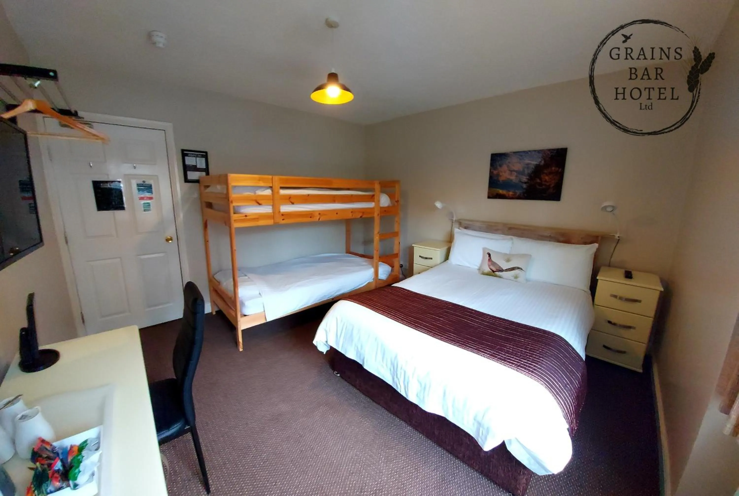 Bed in Grains Bar Hotel