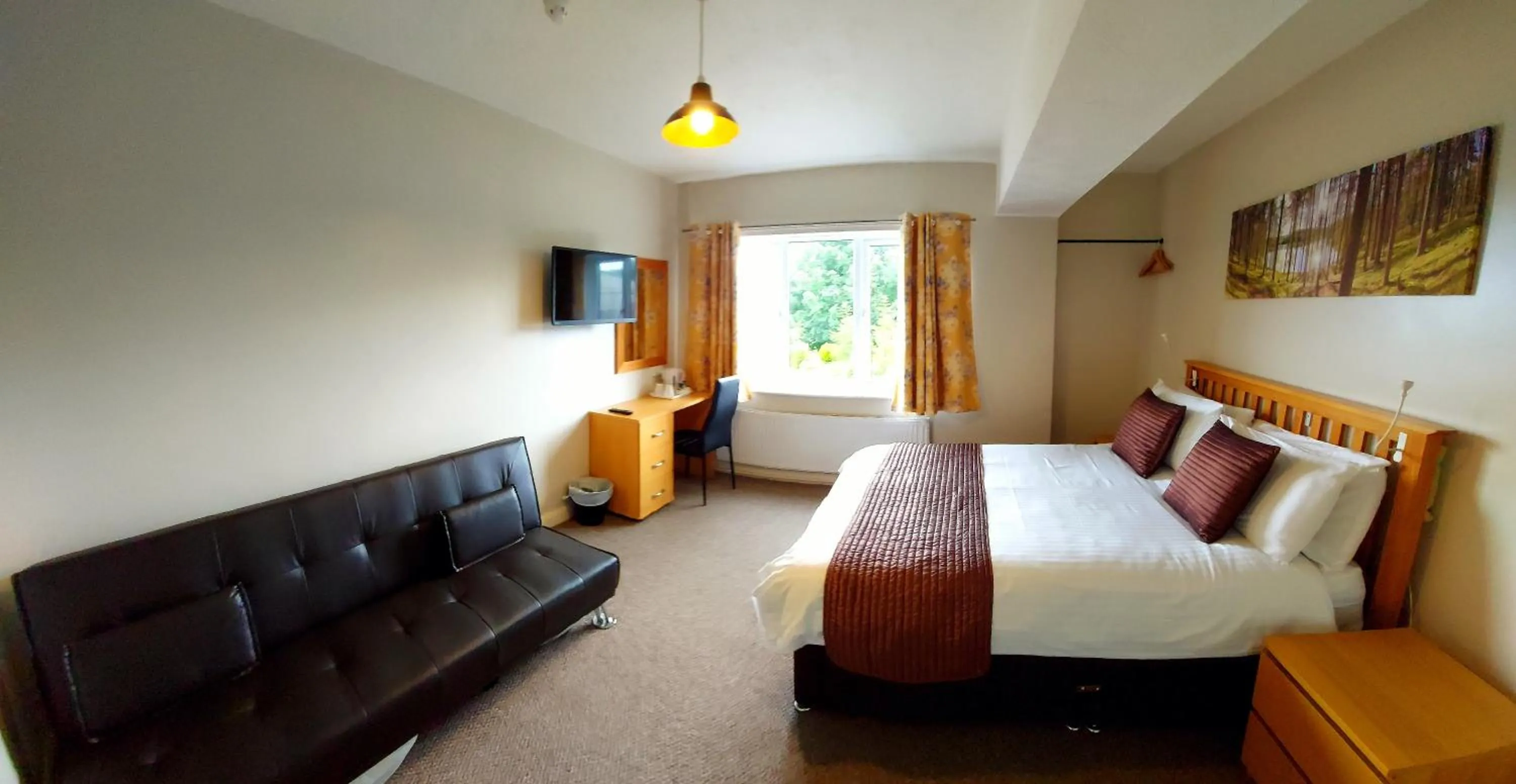 Bed in Grains Bar Hotel