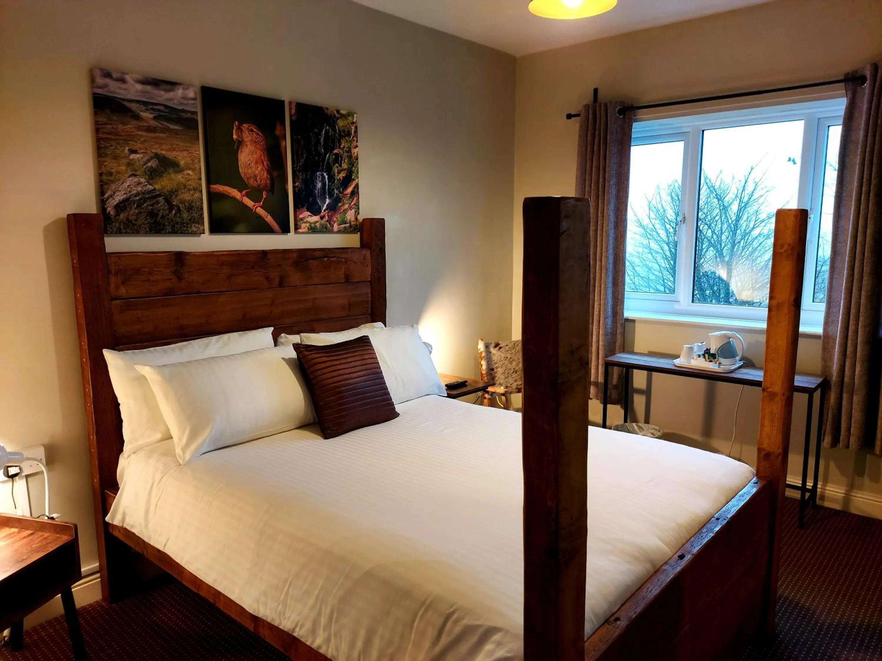 Bed in Grains Bar Hotel