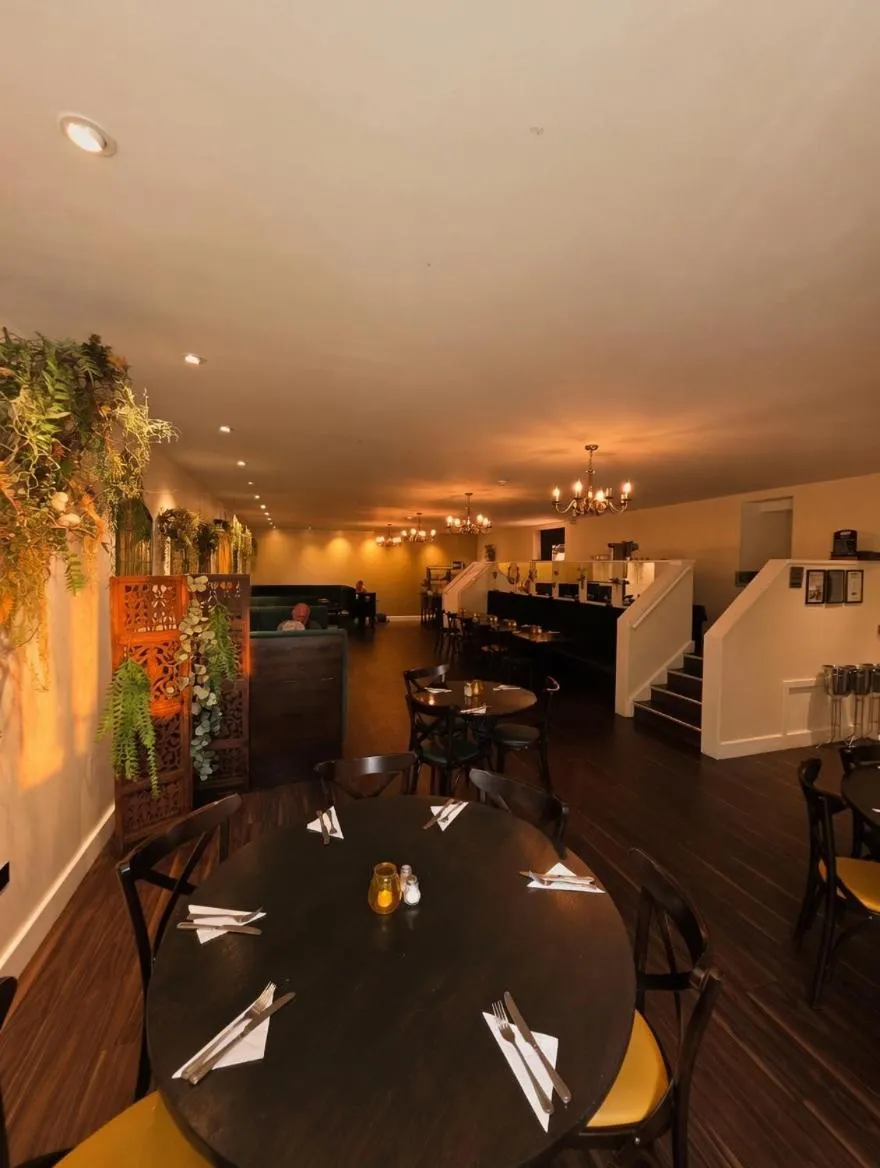 Restaurant/places to eat in Grains Bar Hotel