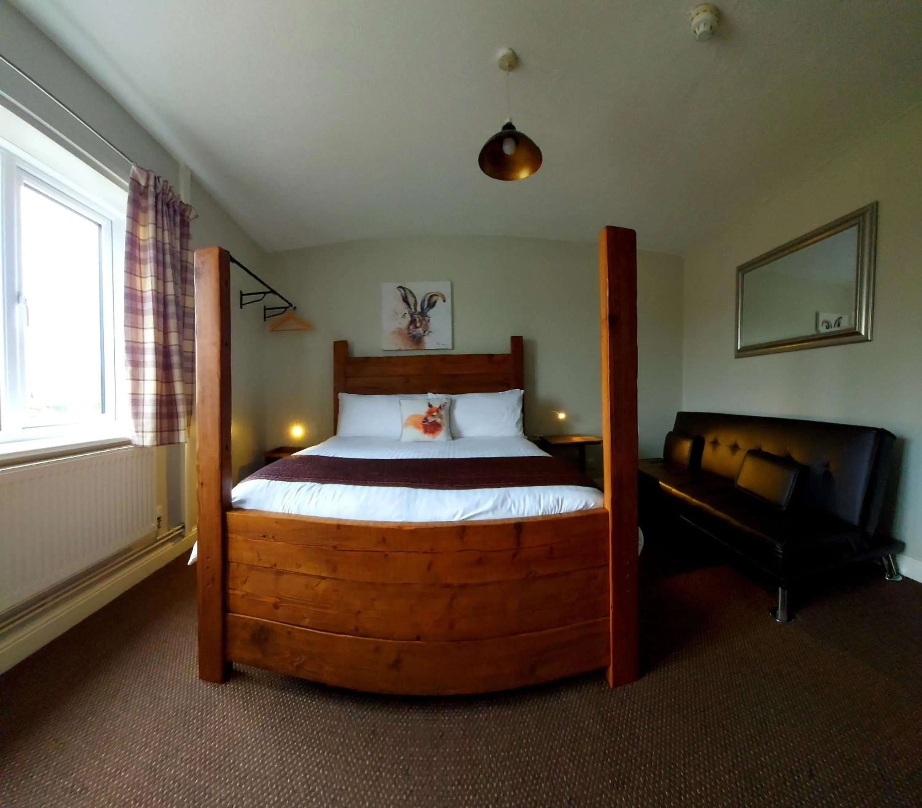 Bed in Grains Bar Hotel