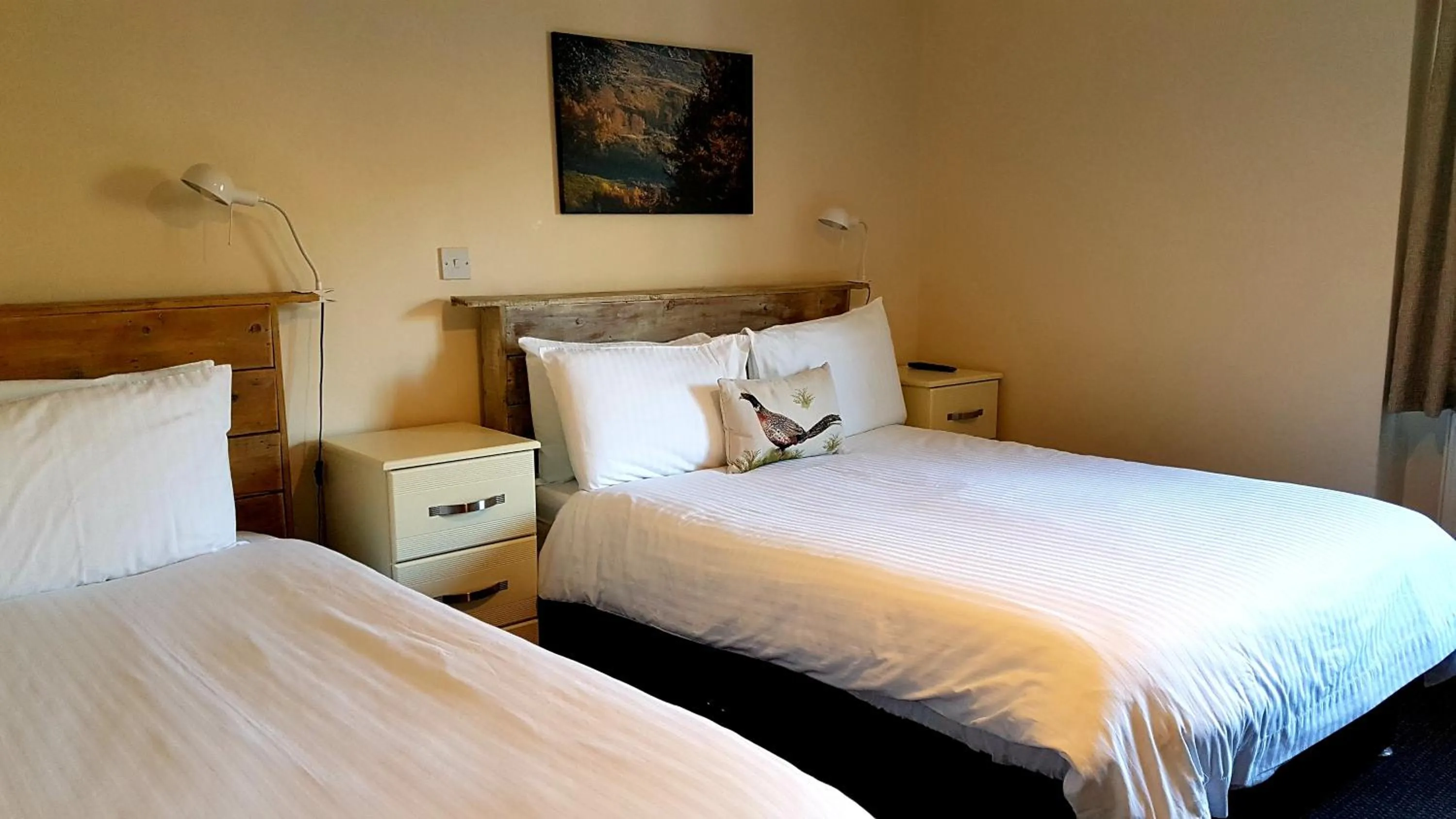 Bed in Grains Bar Hotel