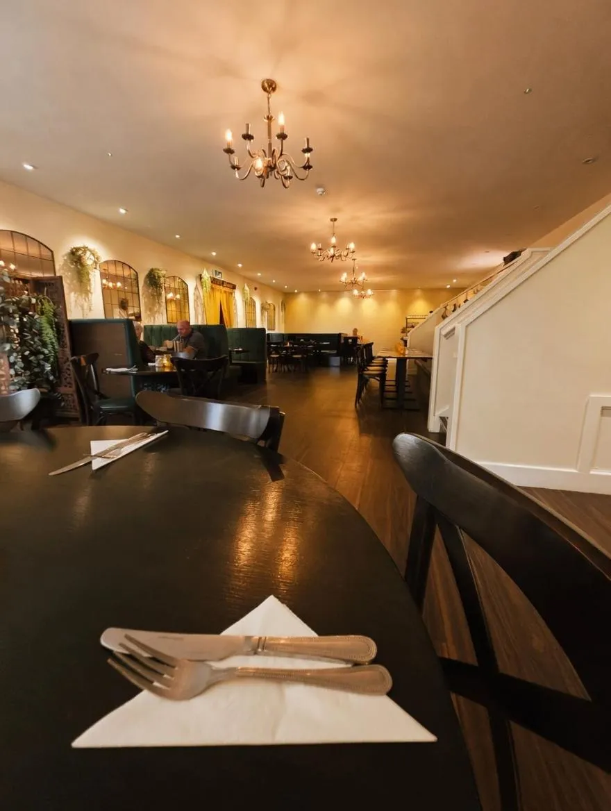 Restaurant/places to eat in Grains Bar Hotel