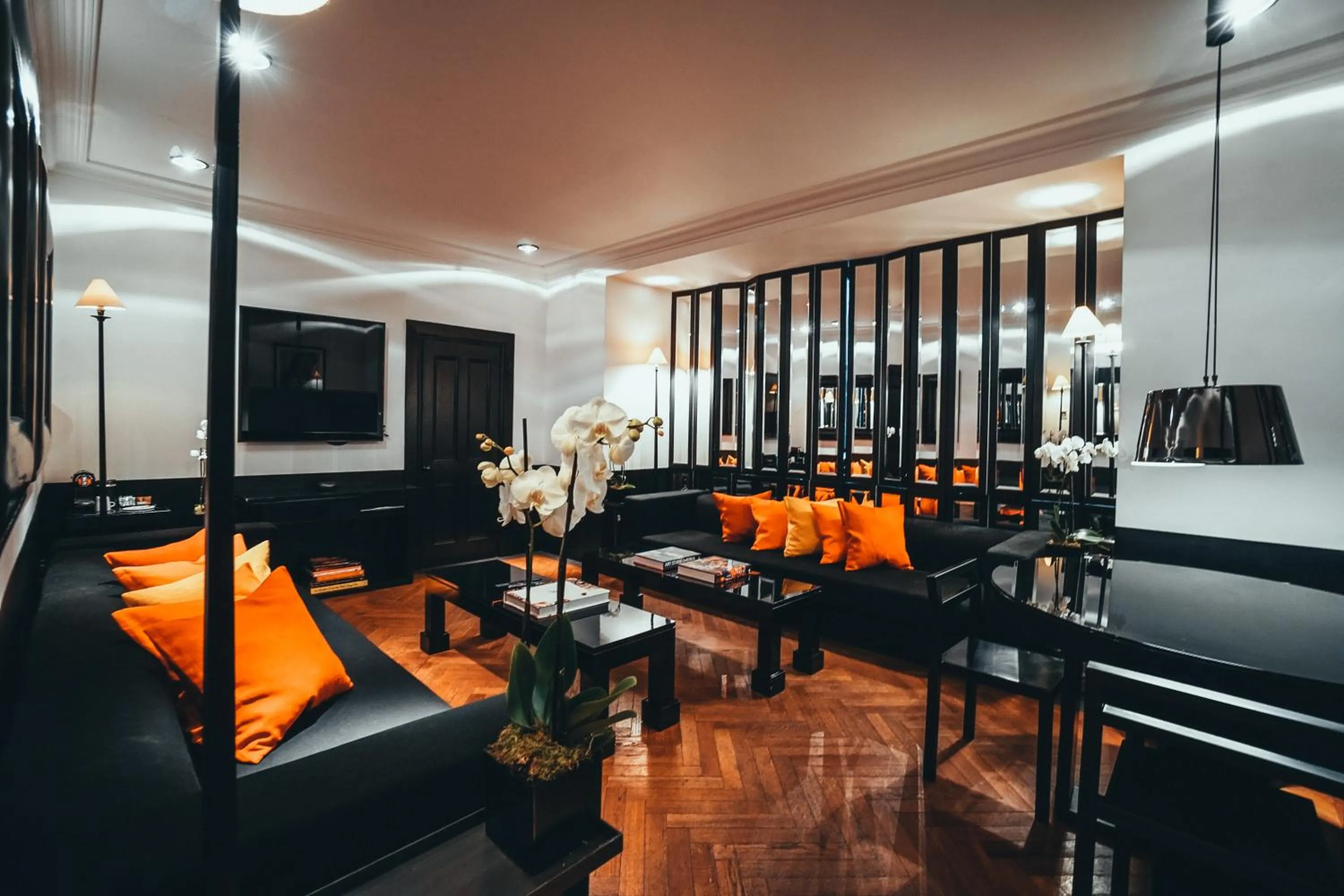 Living room, Lounge/Bar in Blakes Hotel