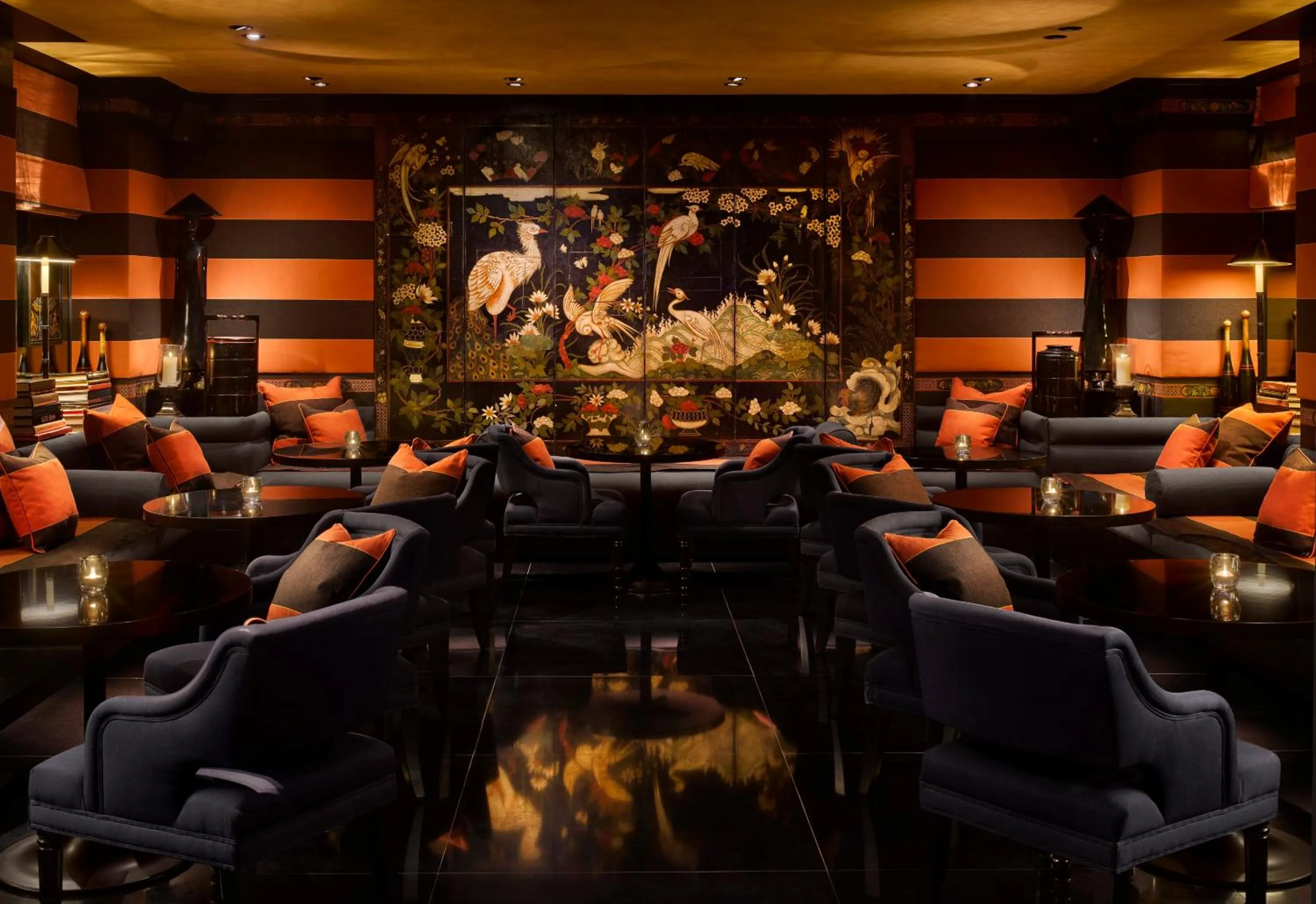 Nightclub / DJ, Lounge/Bar in Blakes Hotel