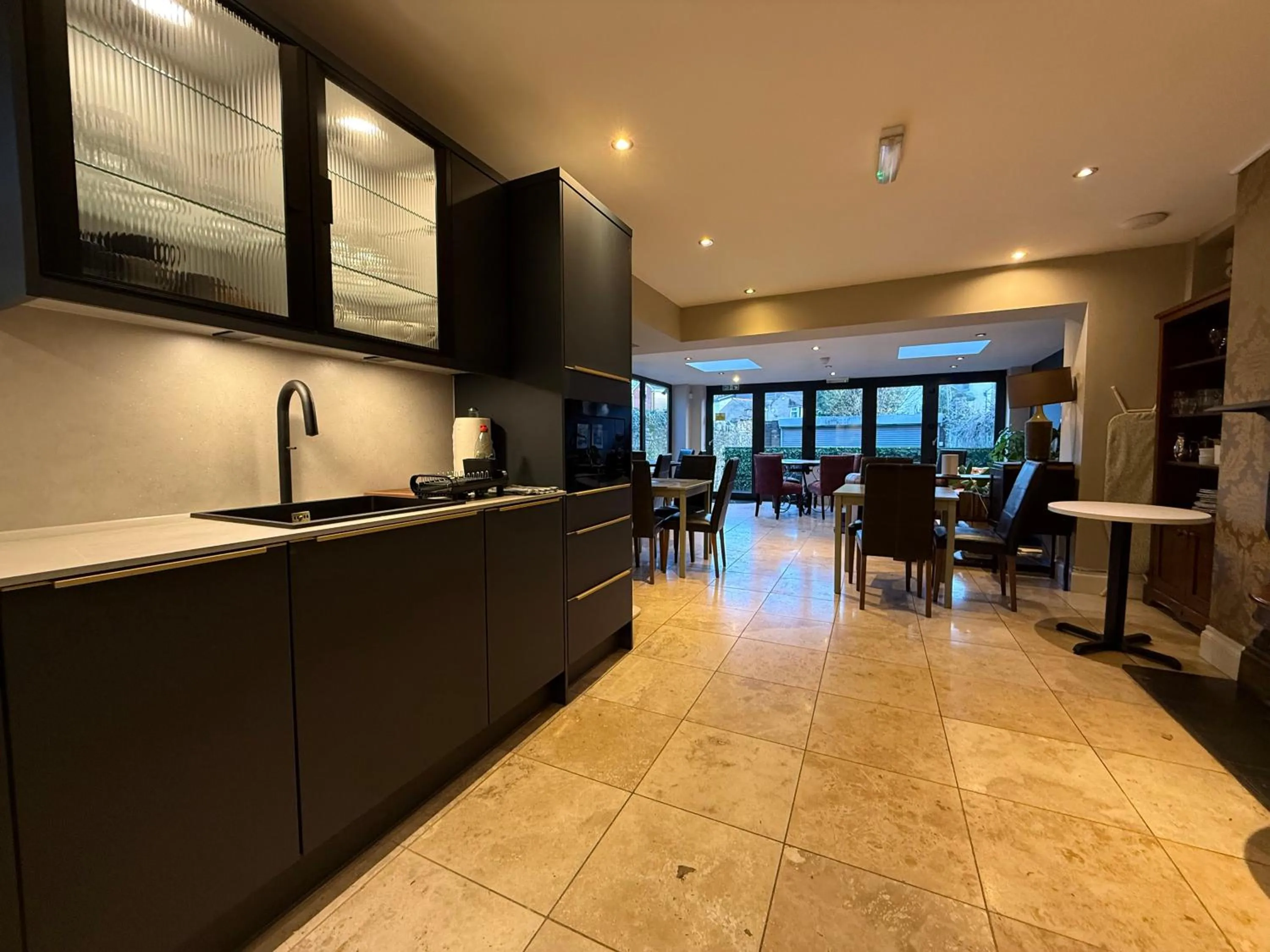 Kitchen or kitchenette in Number One Hundred Bed And Breakfast