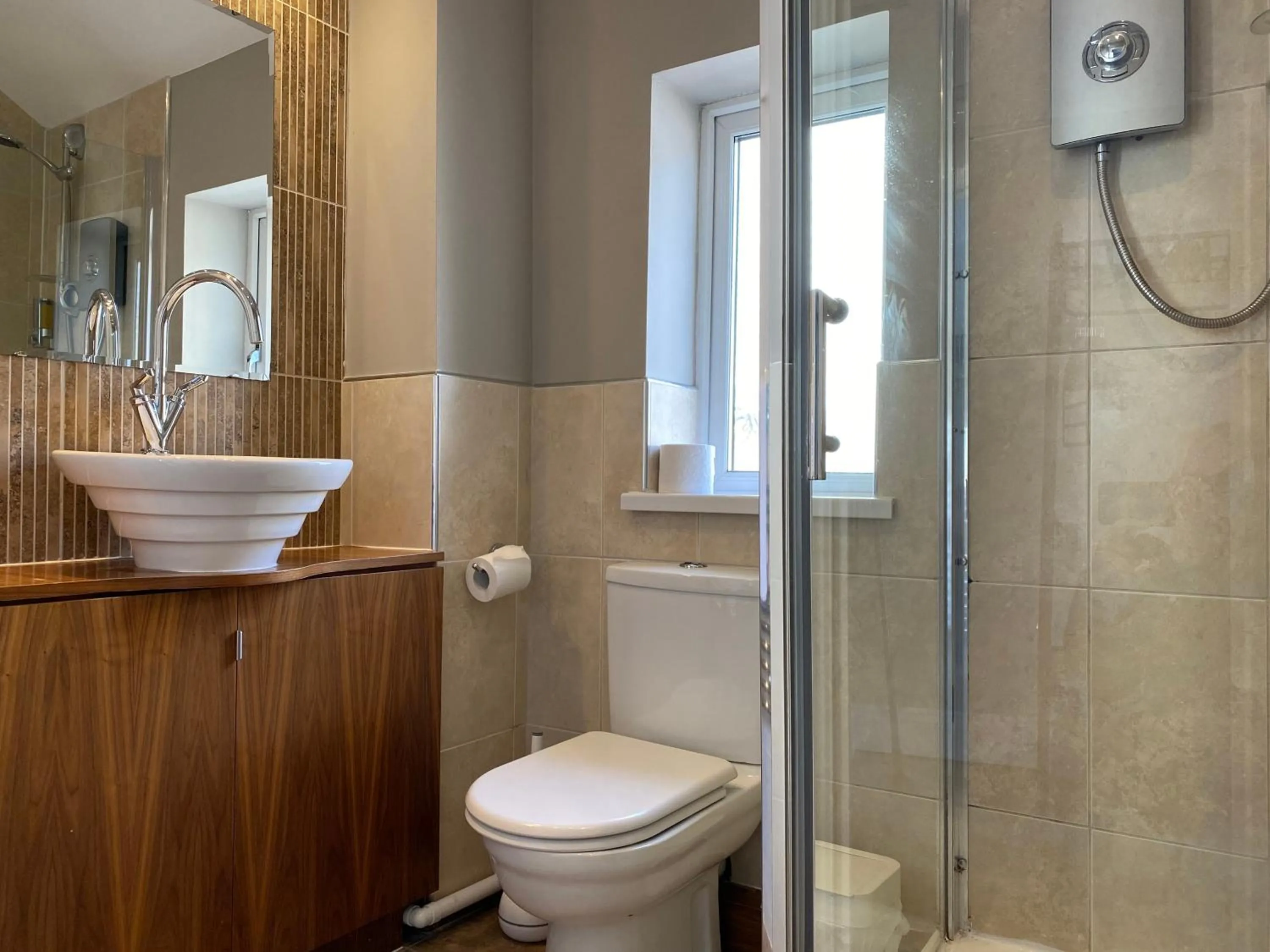 Bathroom in Number One Hundred Bed And Breakfast