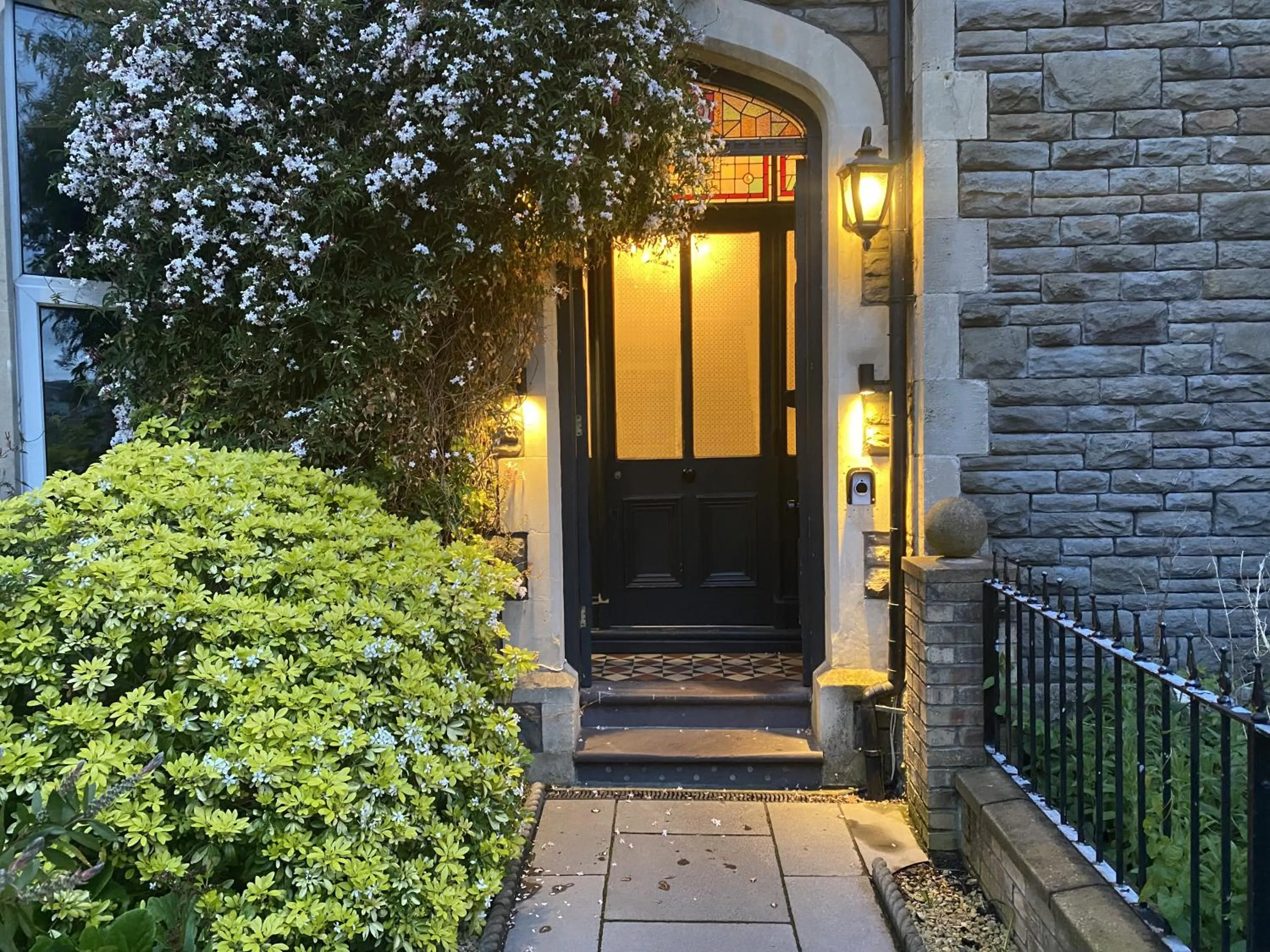 Facade/entrance in Number One Hundred Bed And Breakfast
