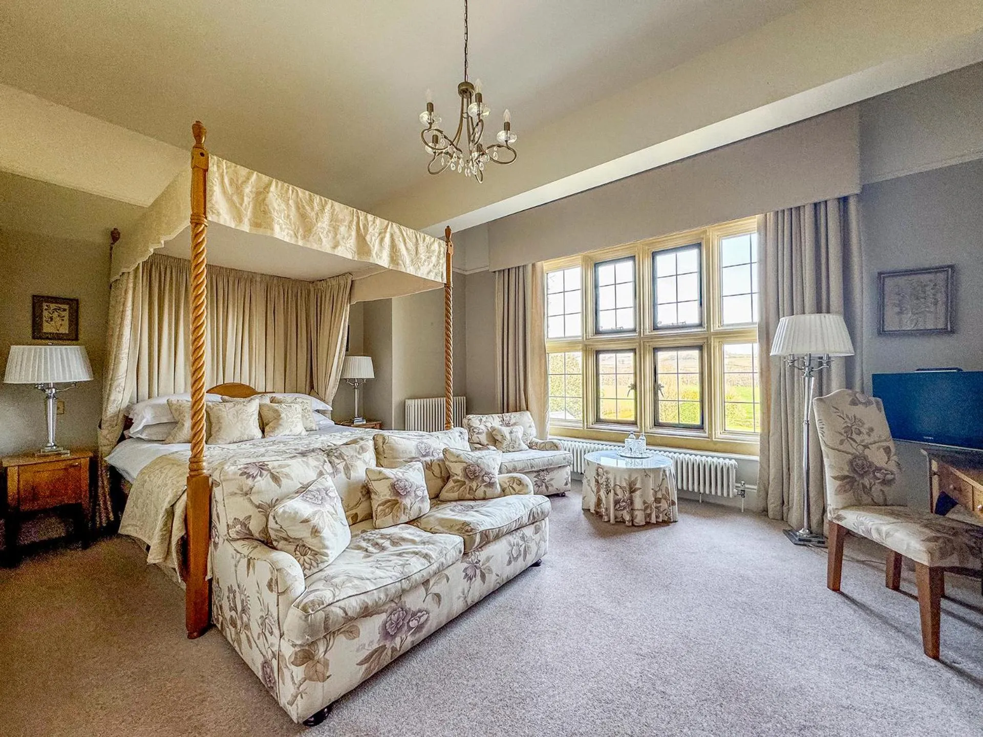 Bed in Llangoed Hall