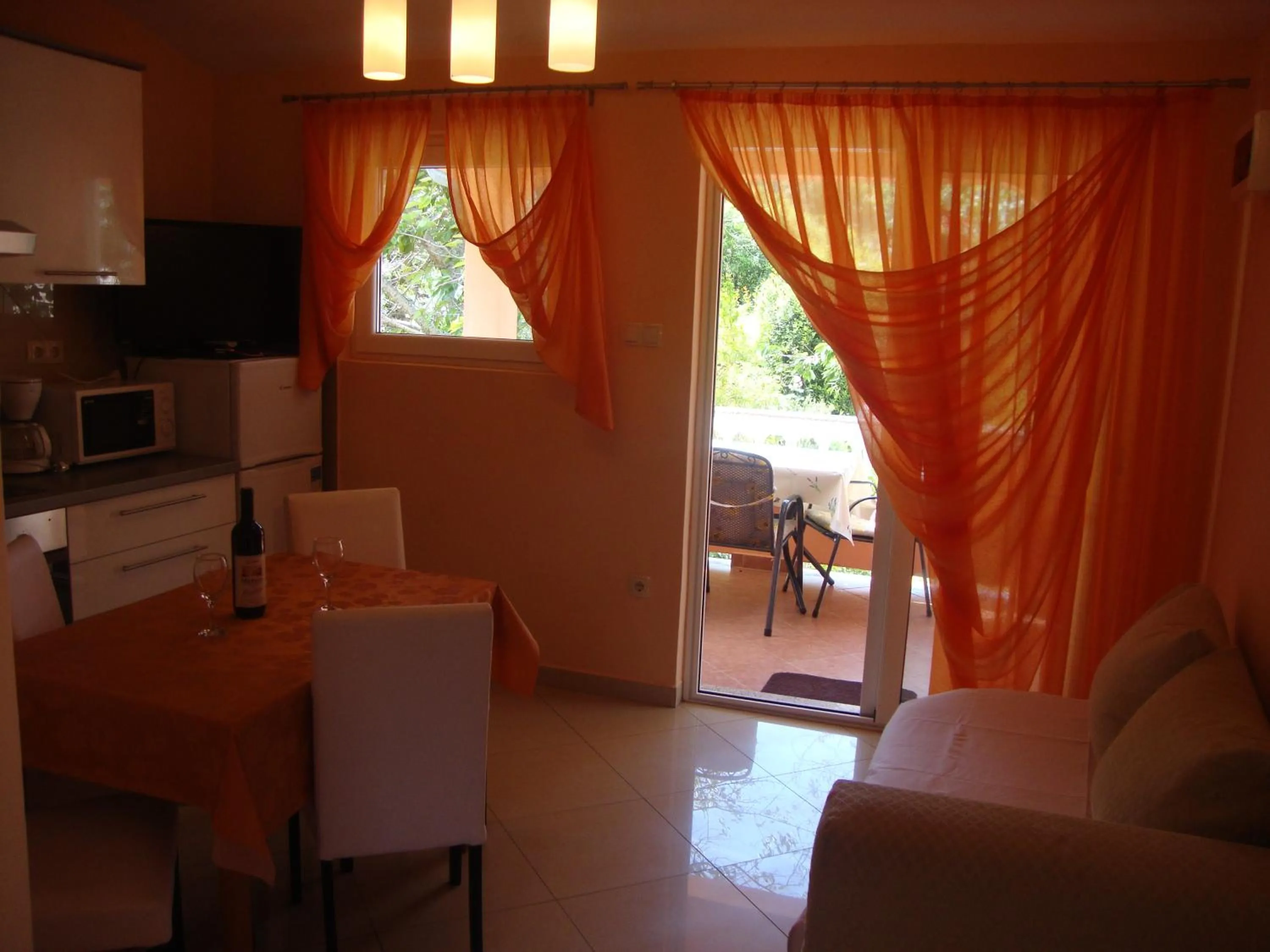 Dining area in Apartments Hajo