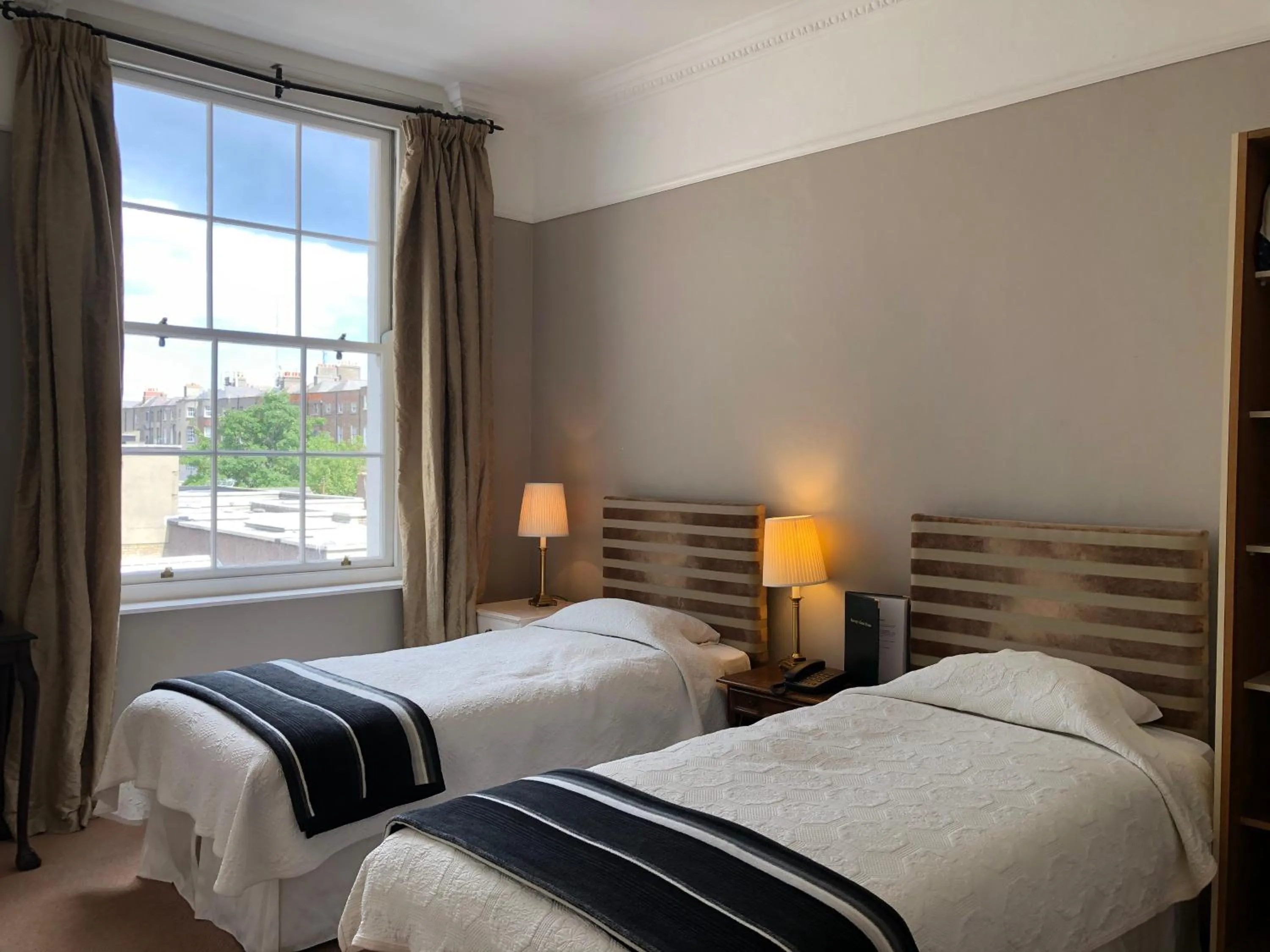 Bed in Harveys Guest House