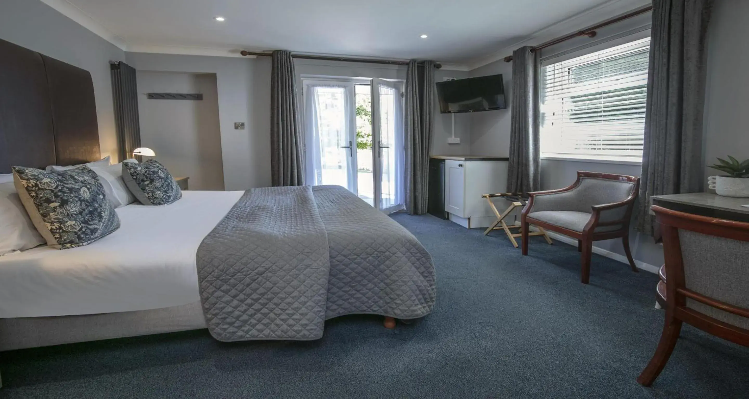 Bedroom, Bed in The Judds Folly Hotel, Sure Hotel Collection by Best Western Bedroom, Bed in The Judds Folly Hotel, Sure Hotel Collection by Best Western