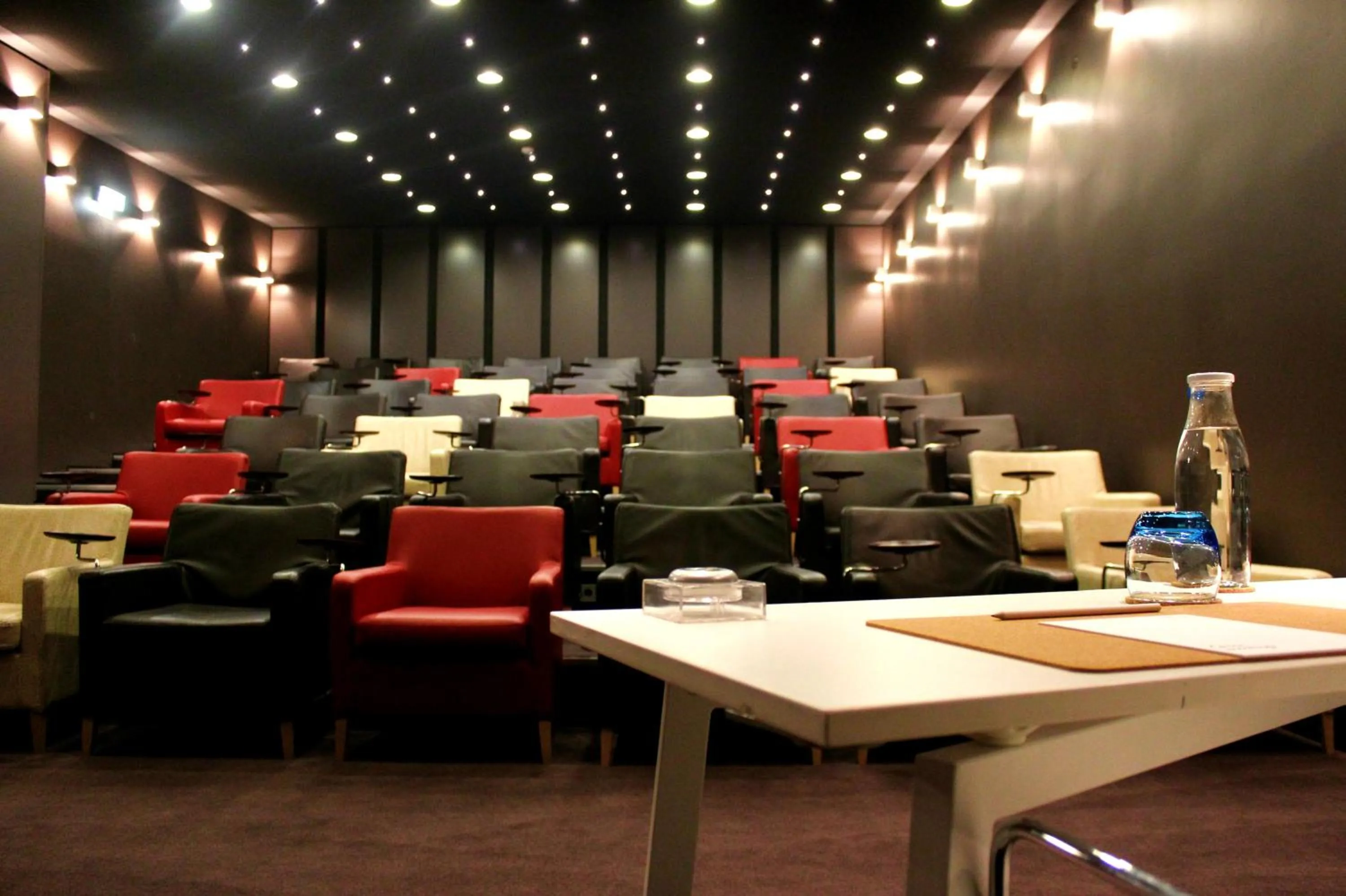 Meeting/conference room in Inspira Liberdade Boutique Hotel