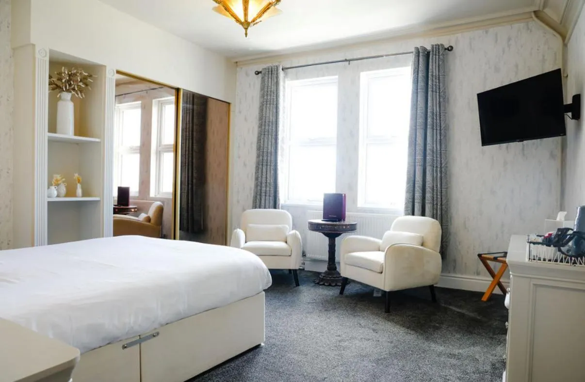 Bed in The Lilly Restaurant With Rooms