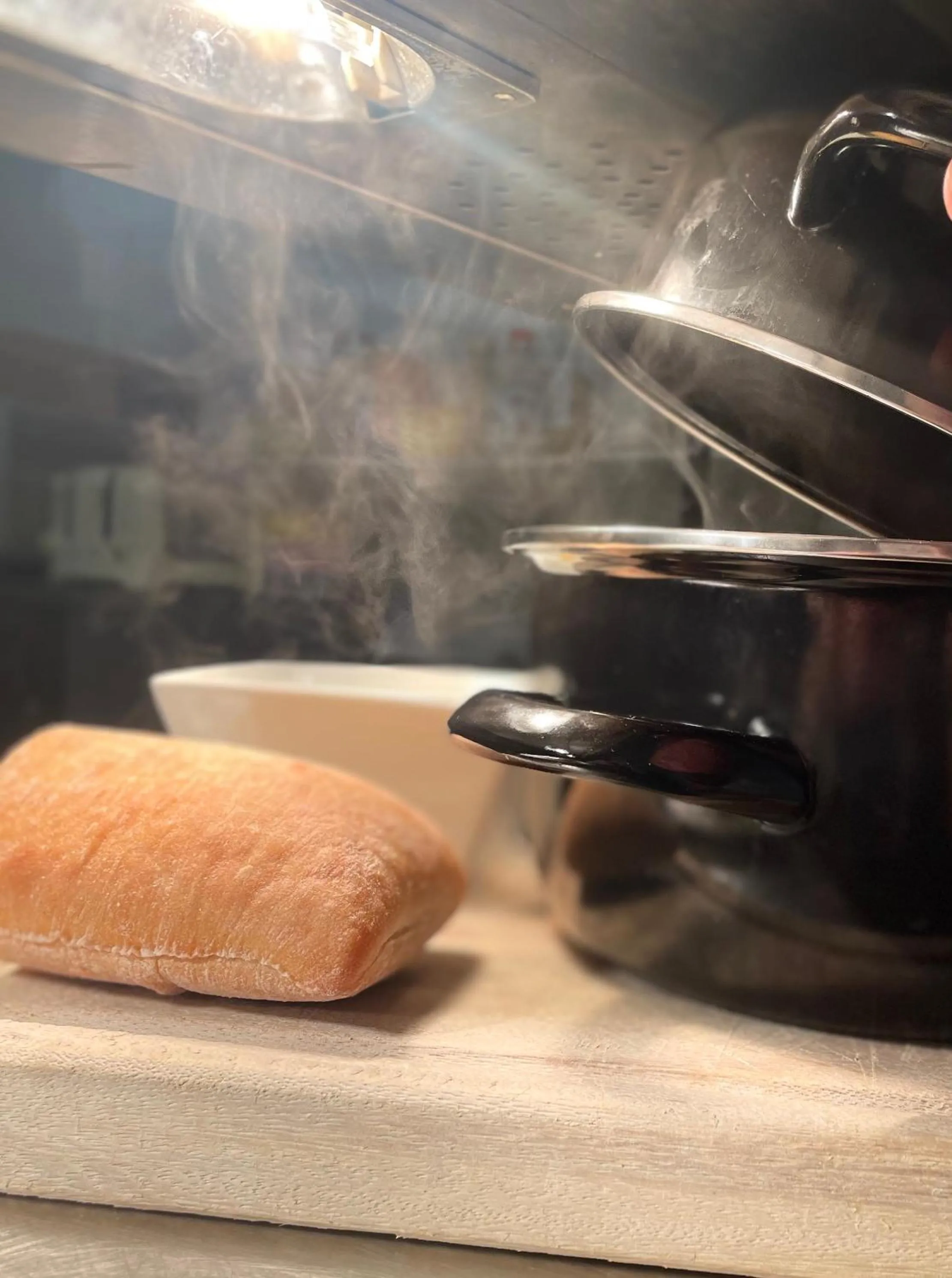 Food and drinks in The Lilly Restaurant With Rooms