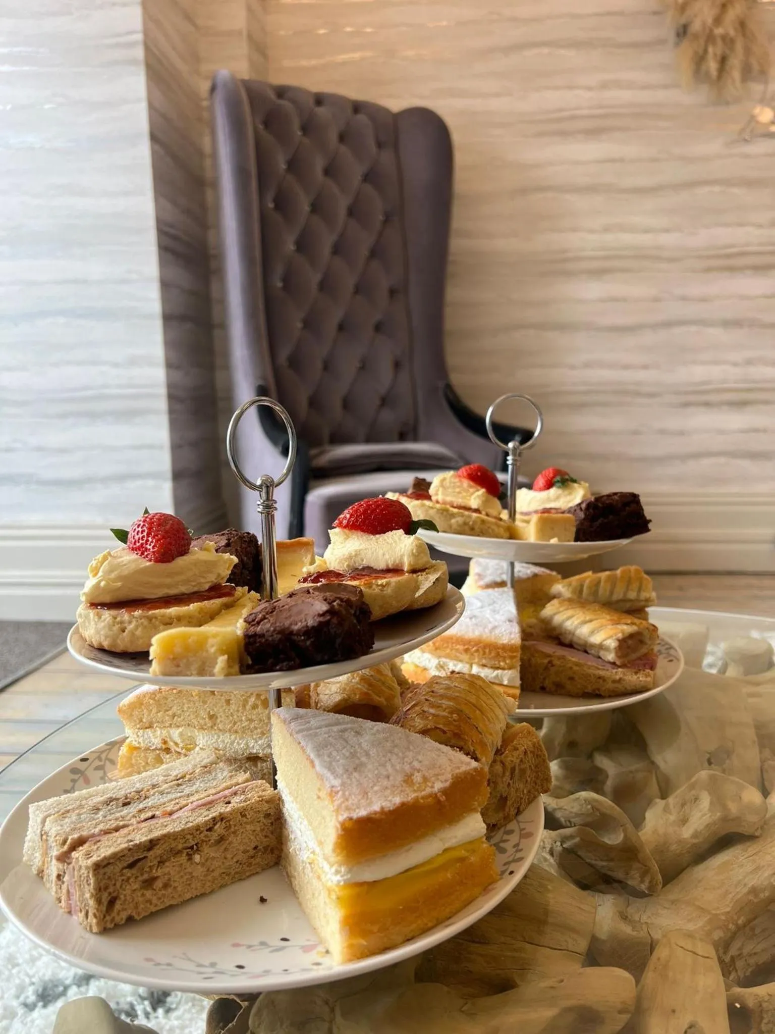 Food and drinks in The Lilly Restaurant With Rooms