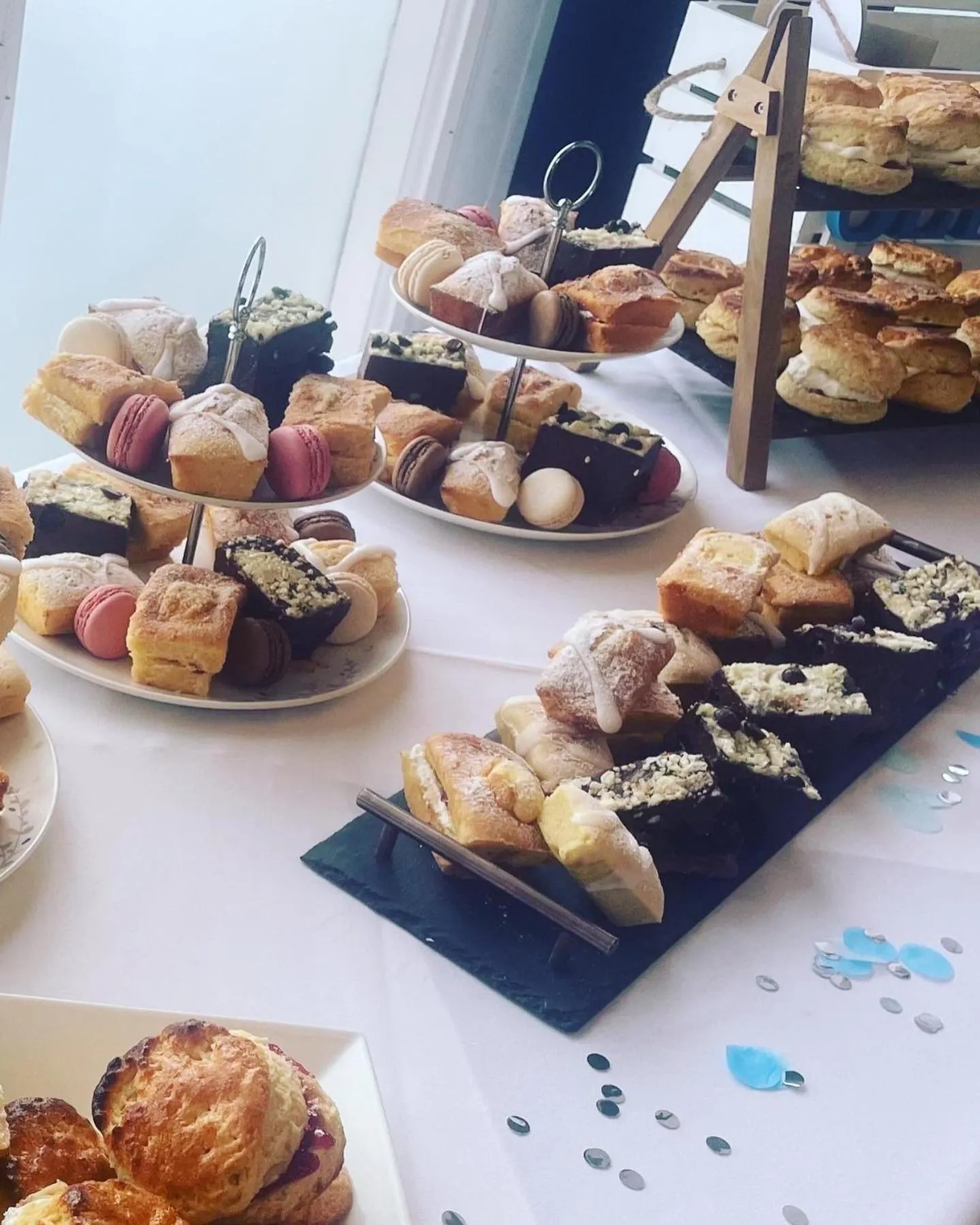 Food and drinks in The Lilly Restaurant With Rooms