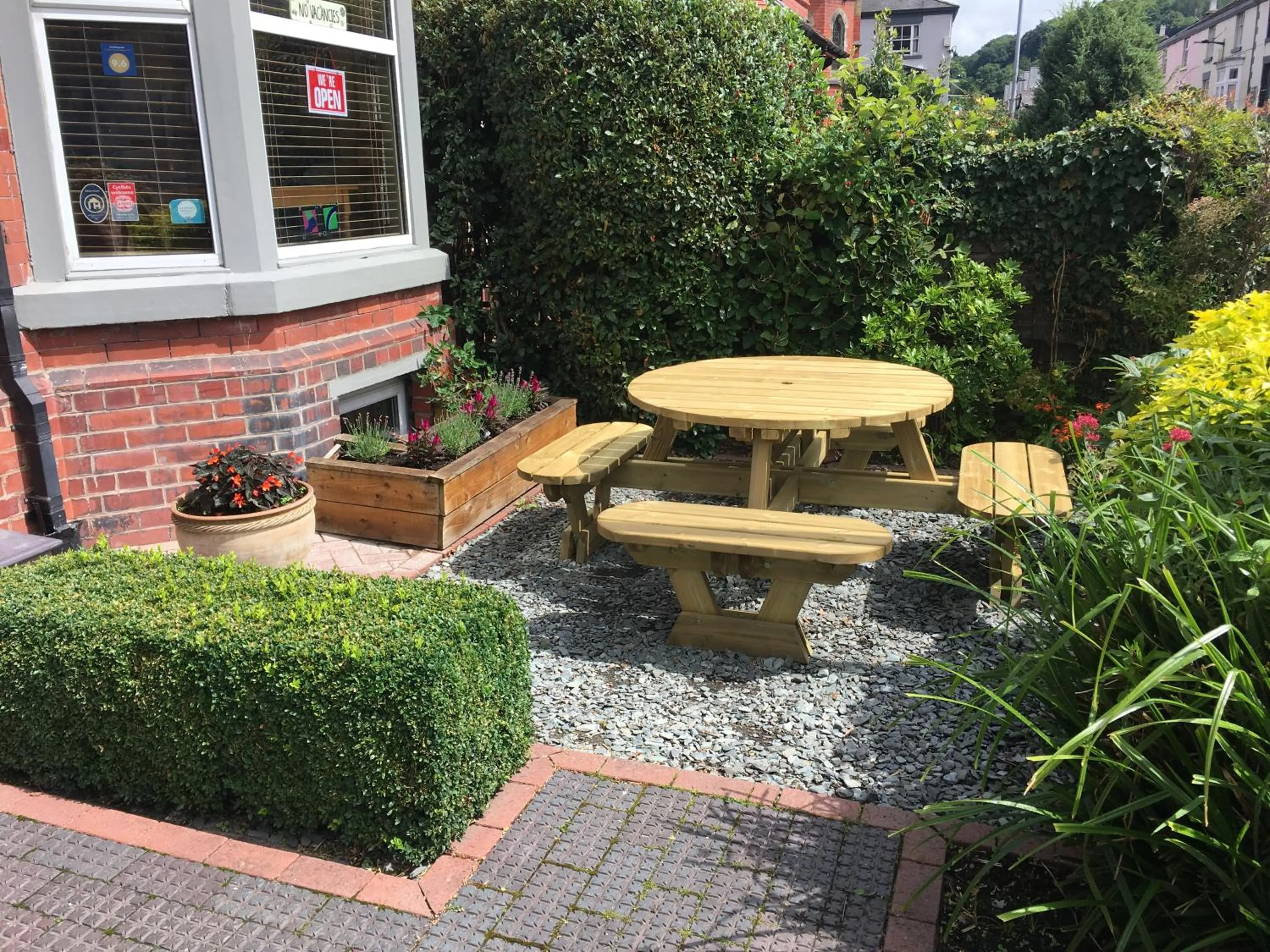 Garden in Llangollen Hostel Self-catering - Only Private Guest Bedrooms