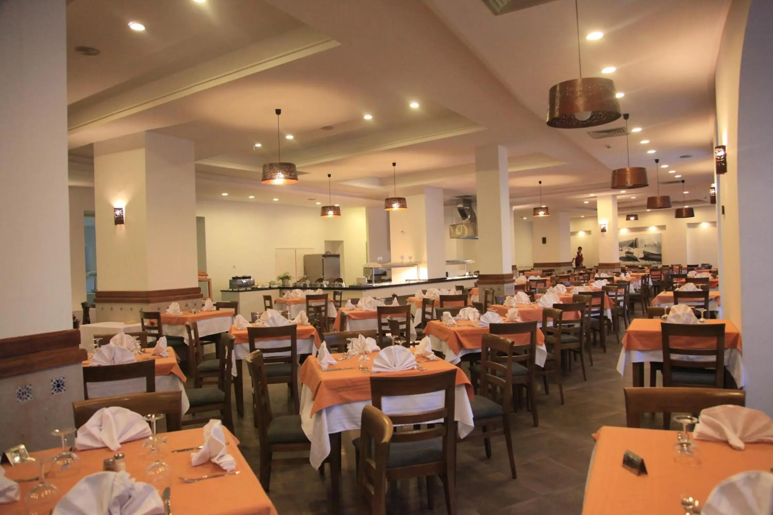 Restaurant/places to eat in Hotel Menara Restaurant/places to eat in Hotel Menara