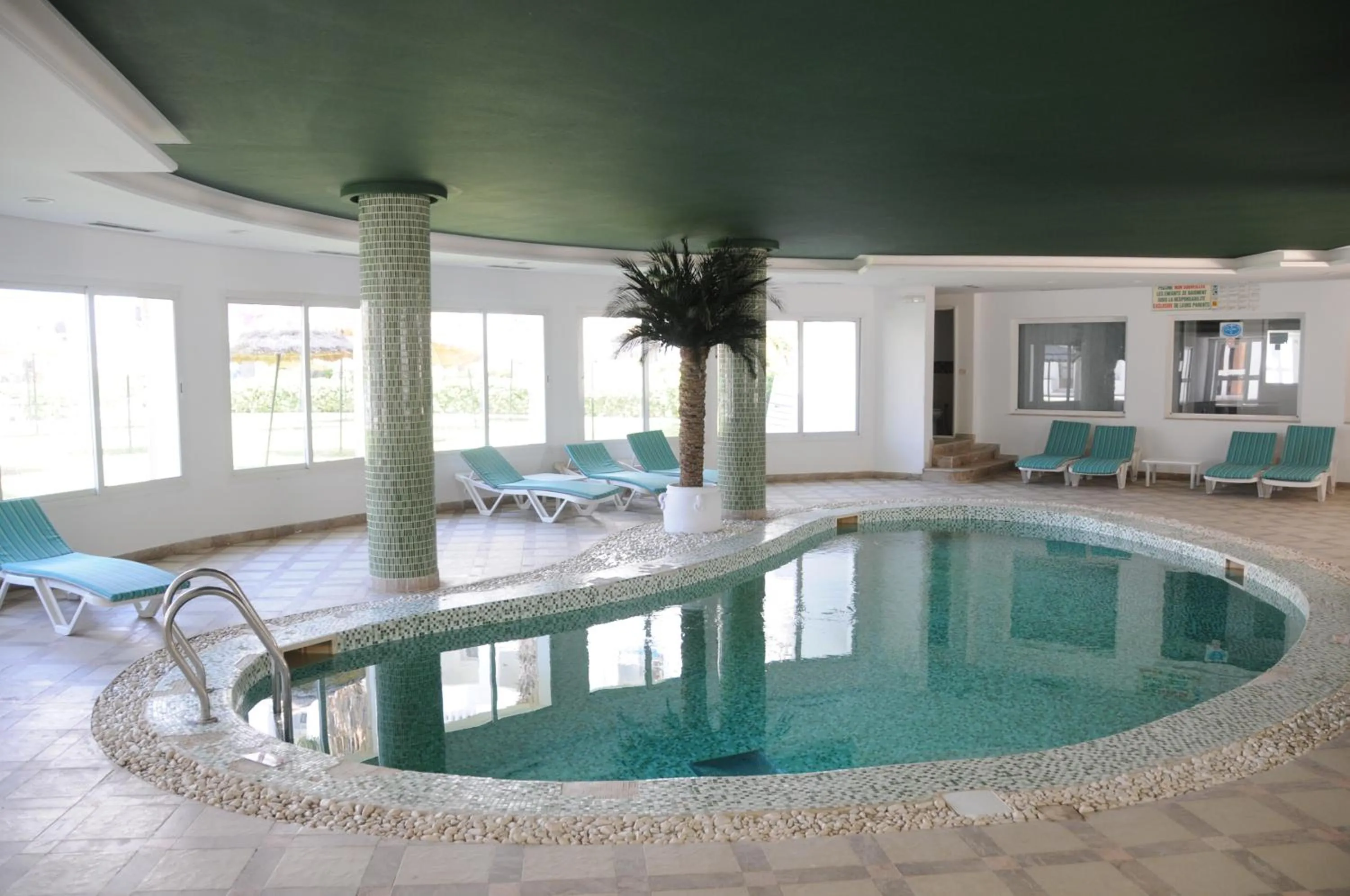 Swimming pool in Hotel Menara