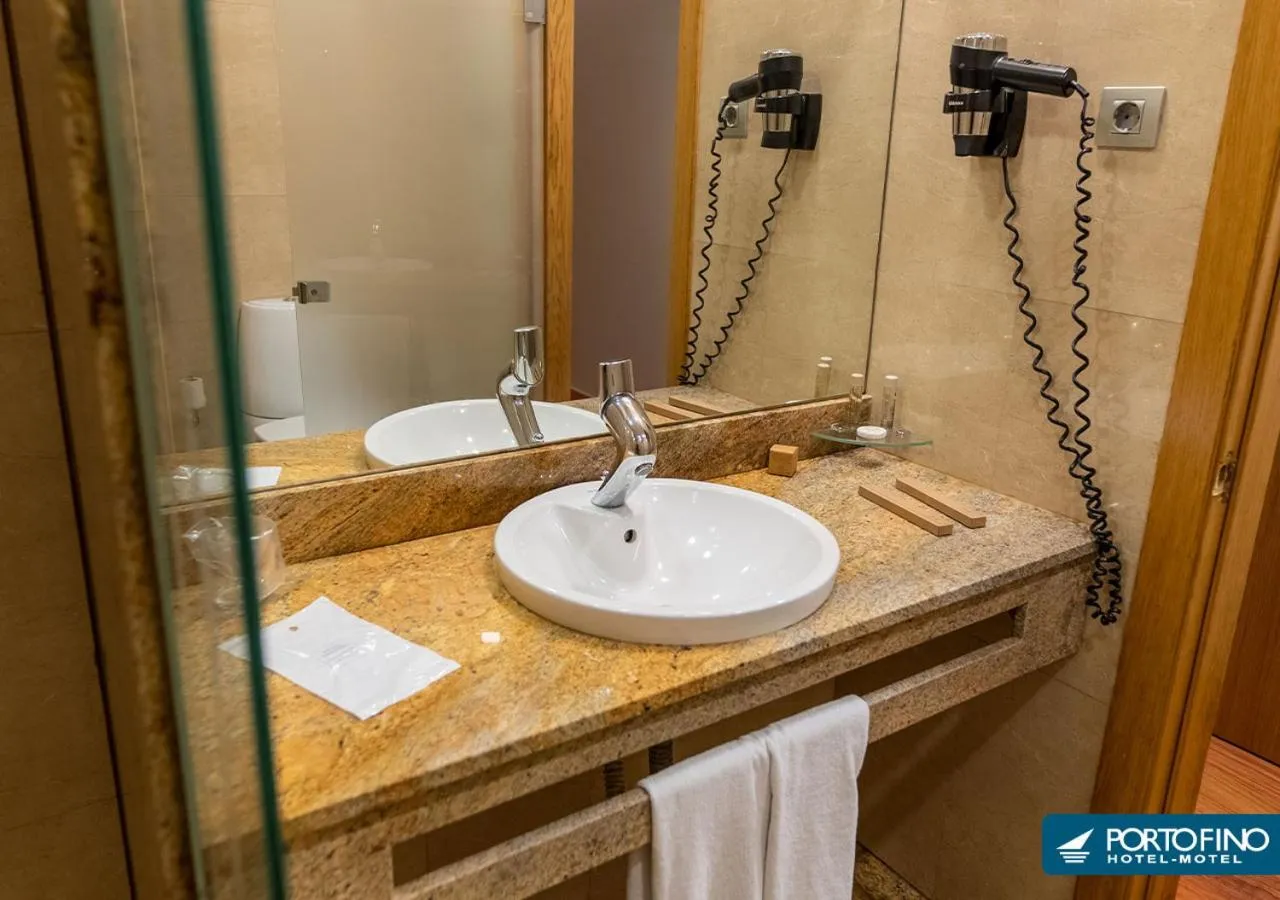 Bathroom in Motel Portofino