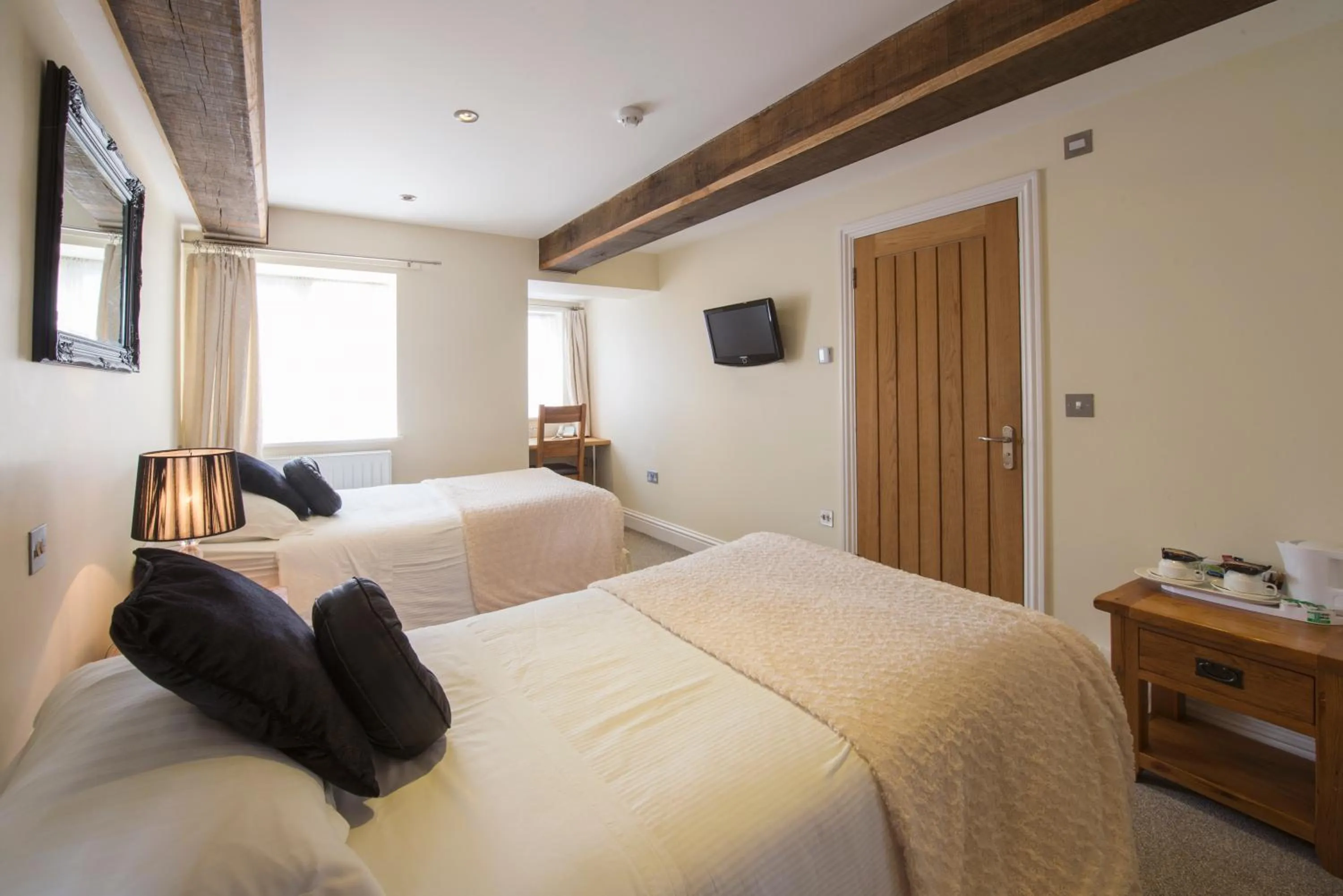 Bed in Newtown House Hotel