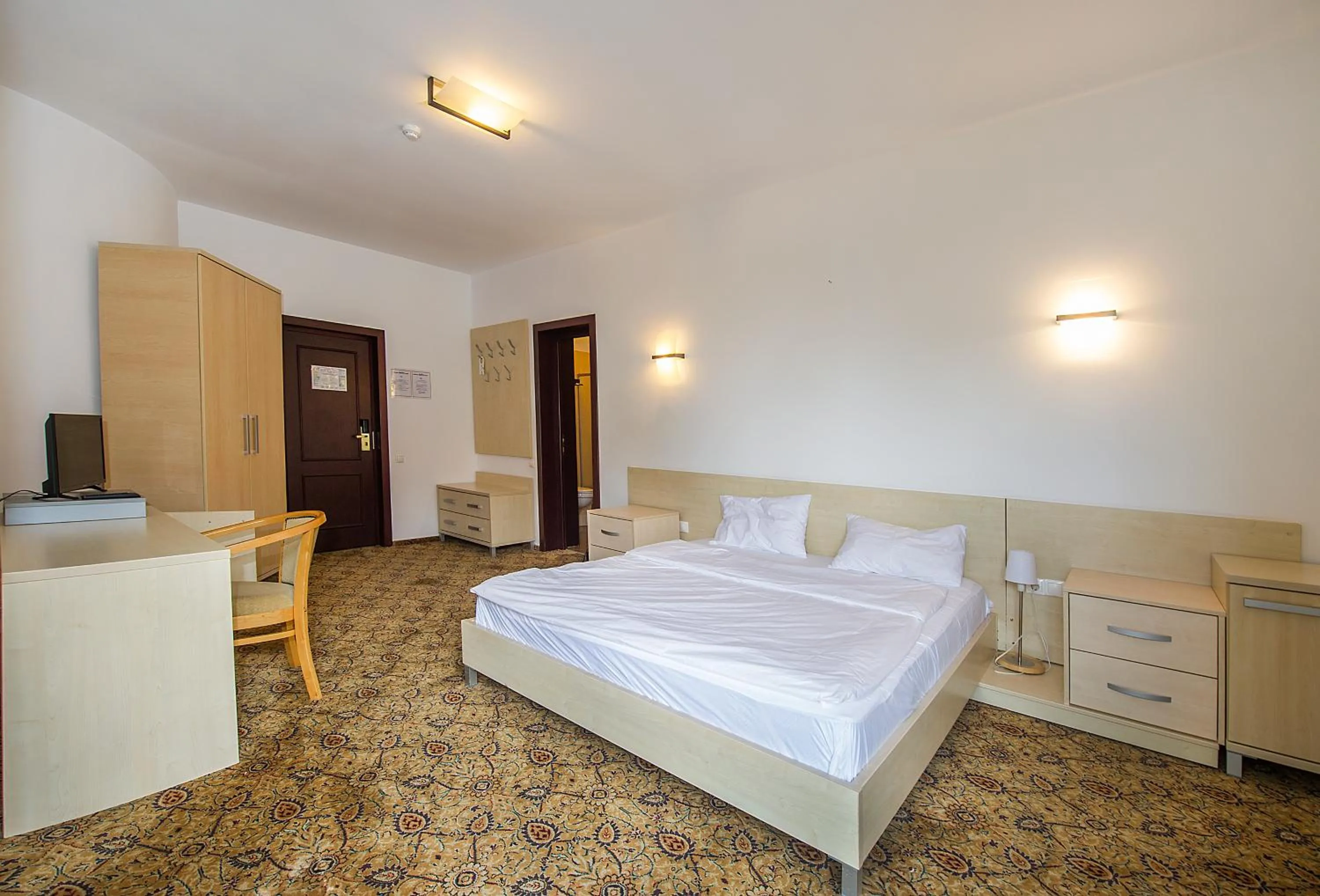 Bed in AselTur Brasov