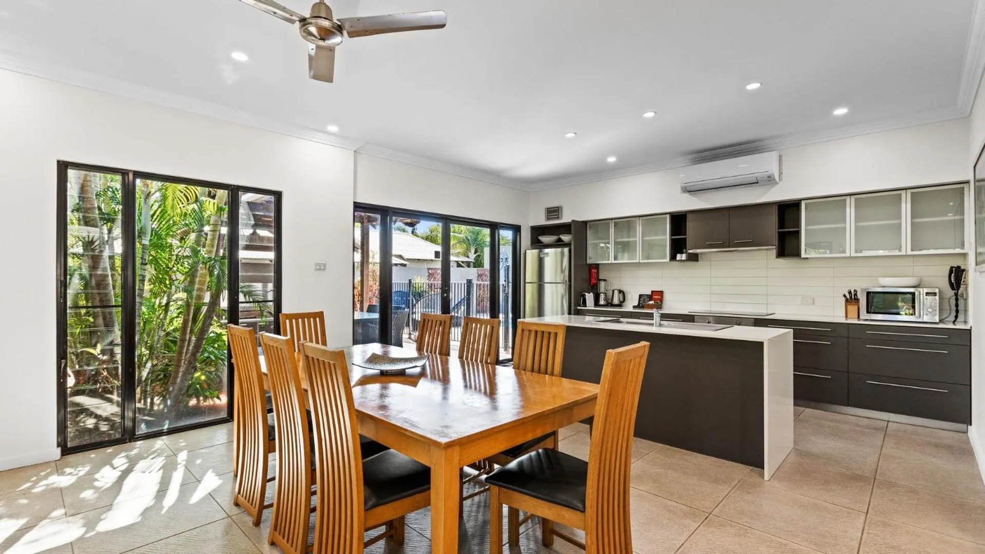 Kitchen or kitchenette in The Pearle of Cable Beach