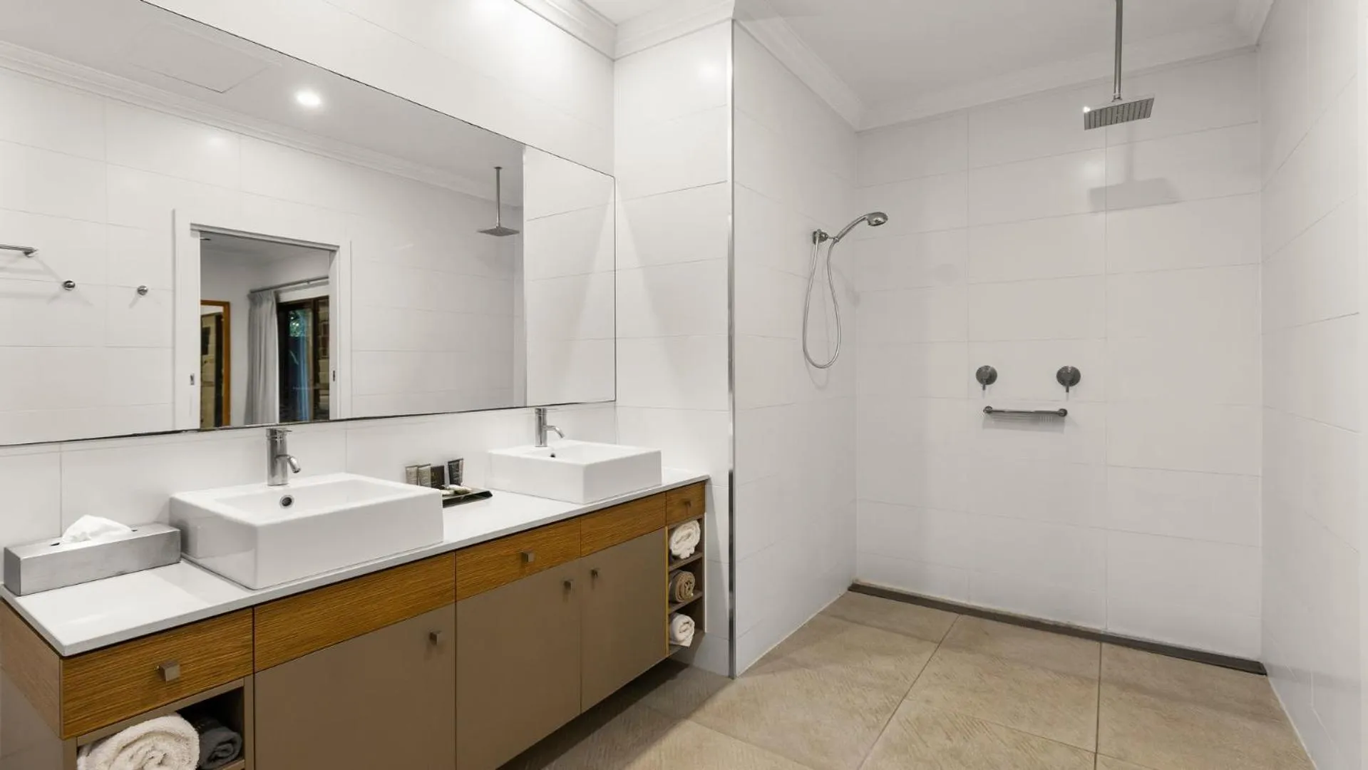 Bathroom in The Pearle of Cable Beach