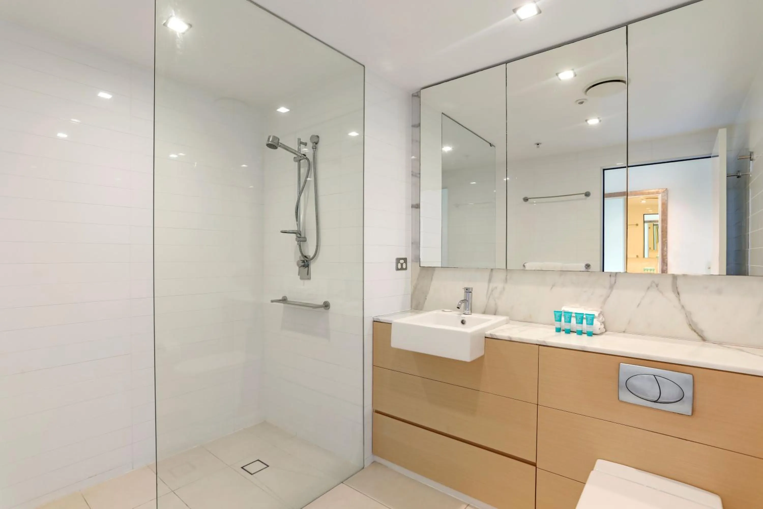 Ambience on Burleigh Beach