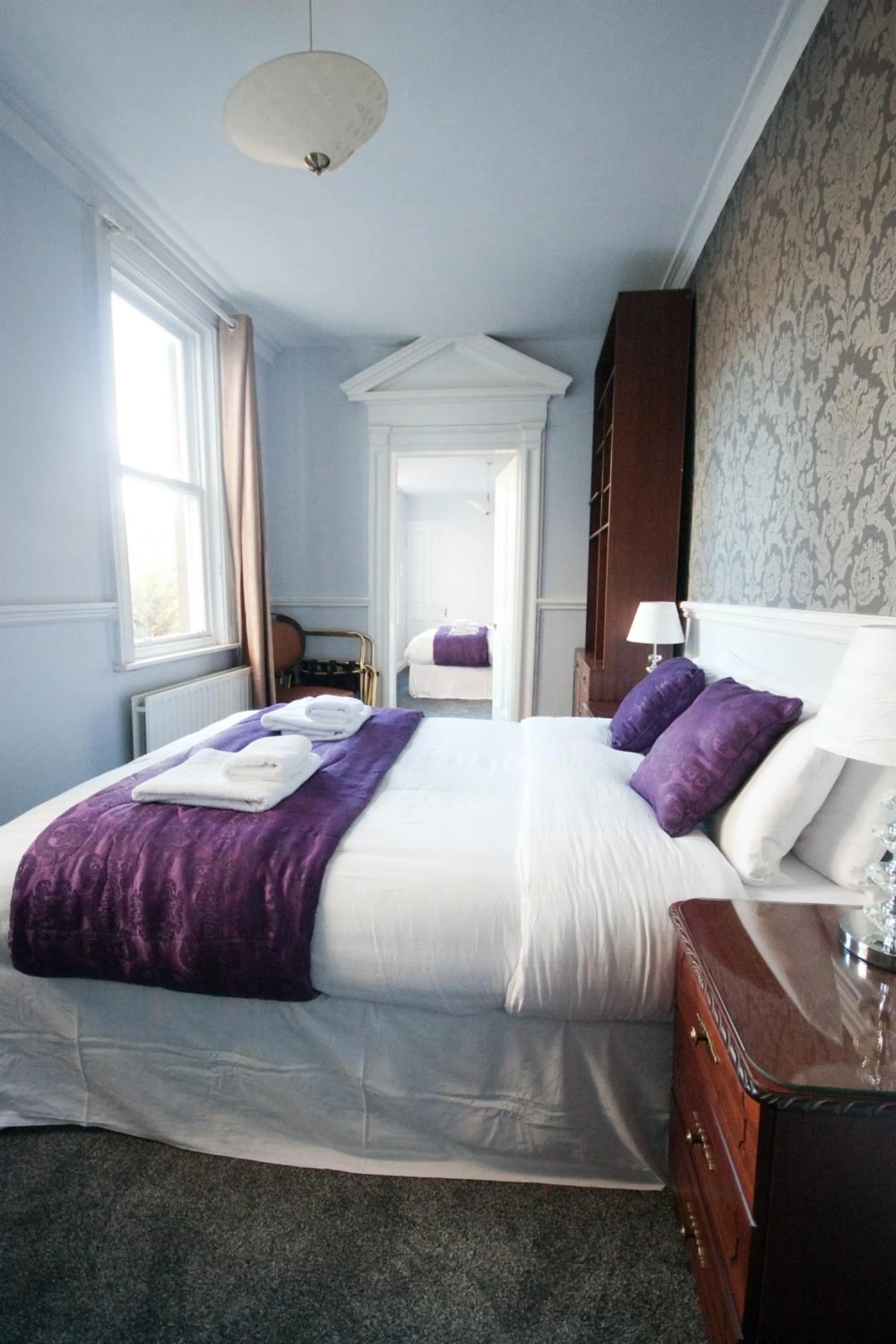 Photo of the whole room, Bed in Clifden House by Nina