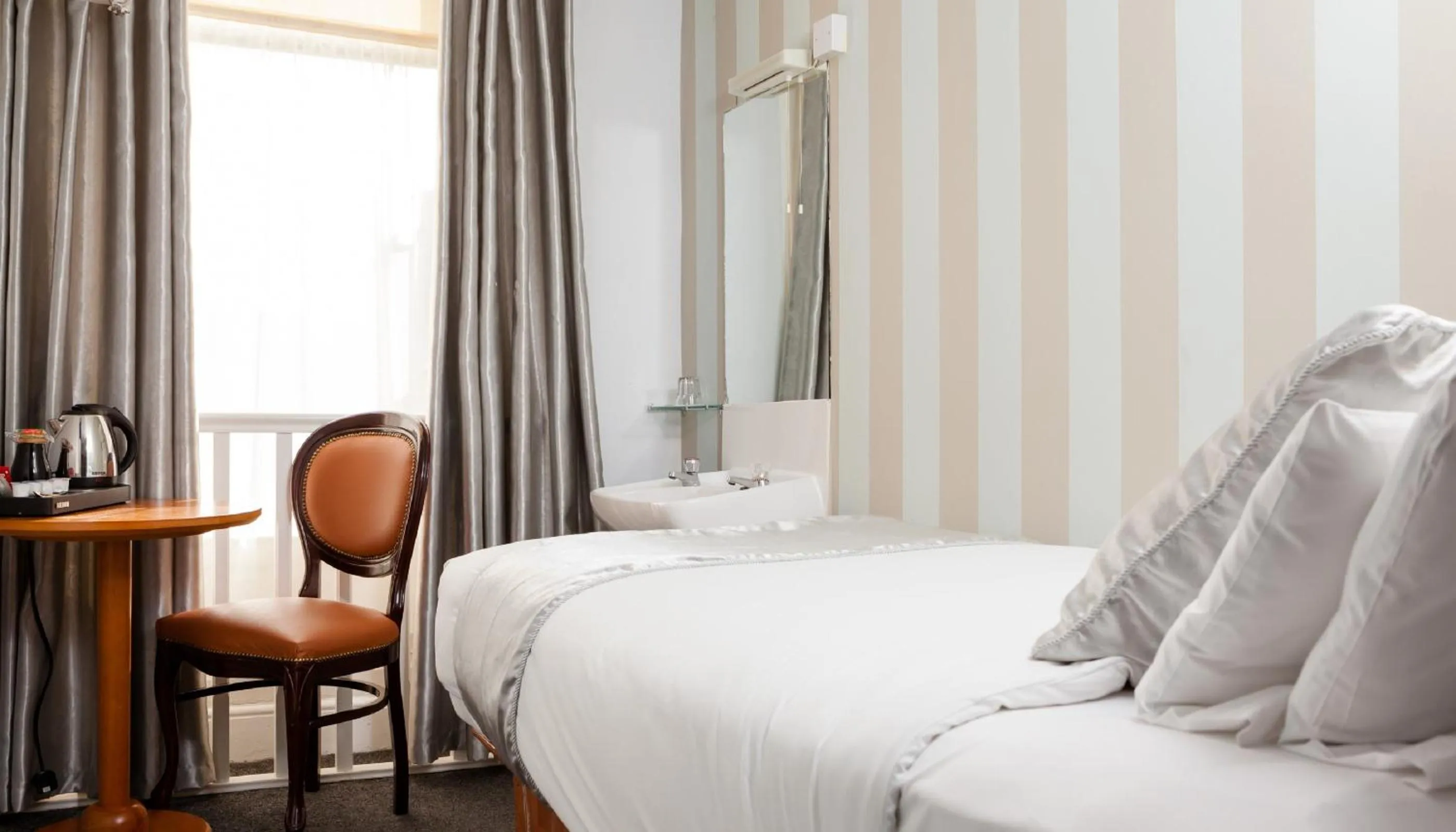 Bedroom, Bed in Clifden House by Nina