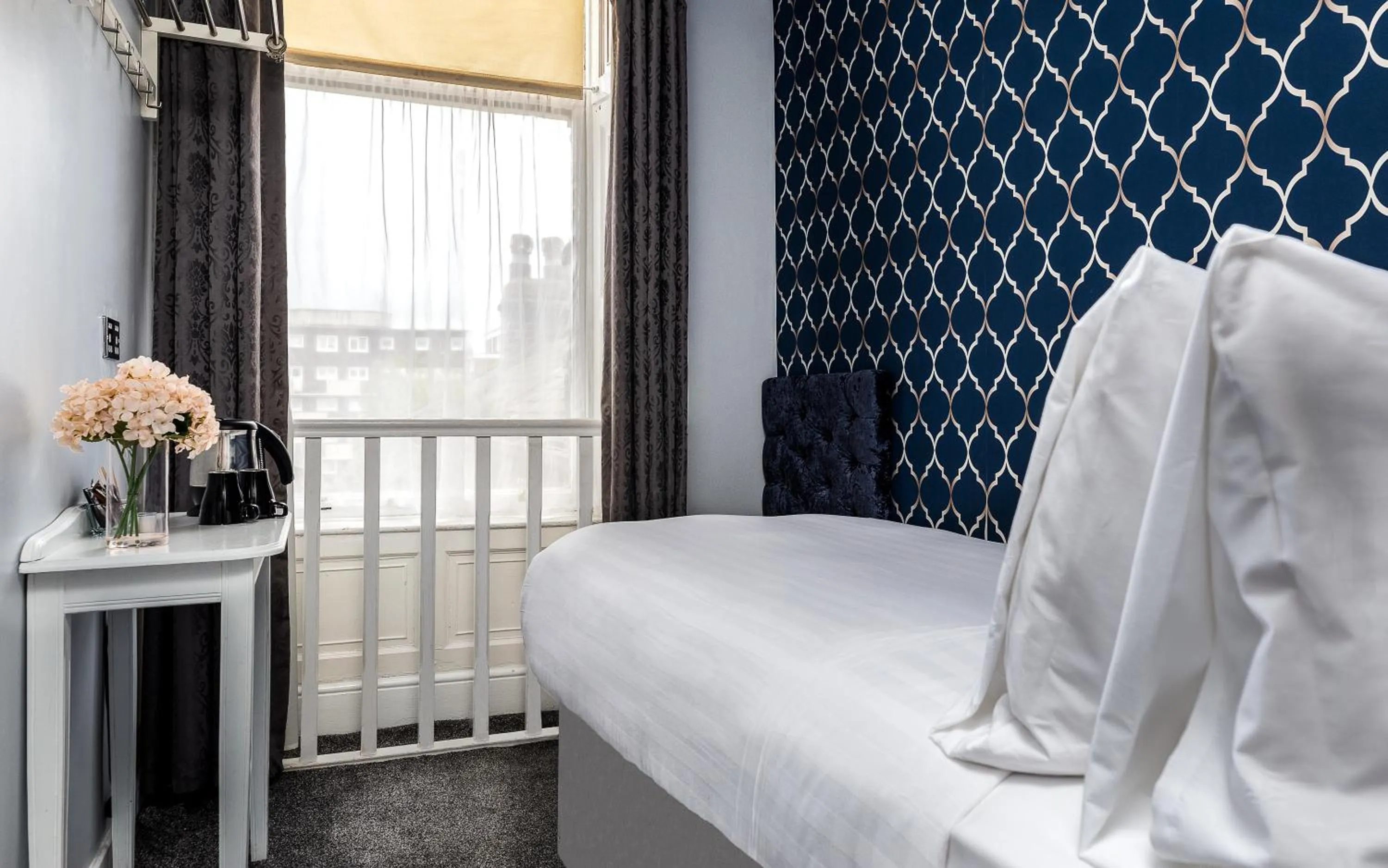 Bed in Clifden House by Nina