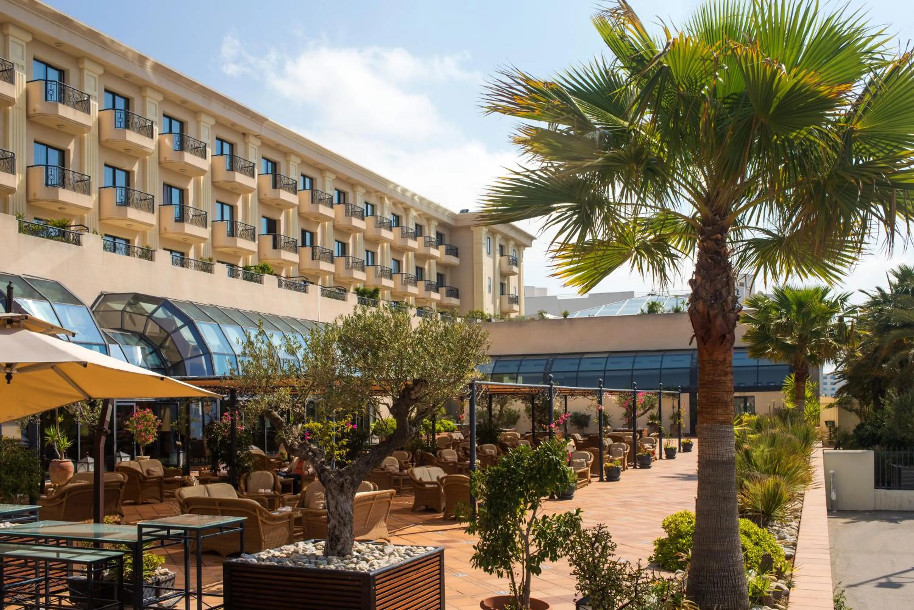 Property building in Concorde Les Berges du Lac