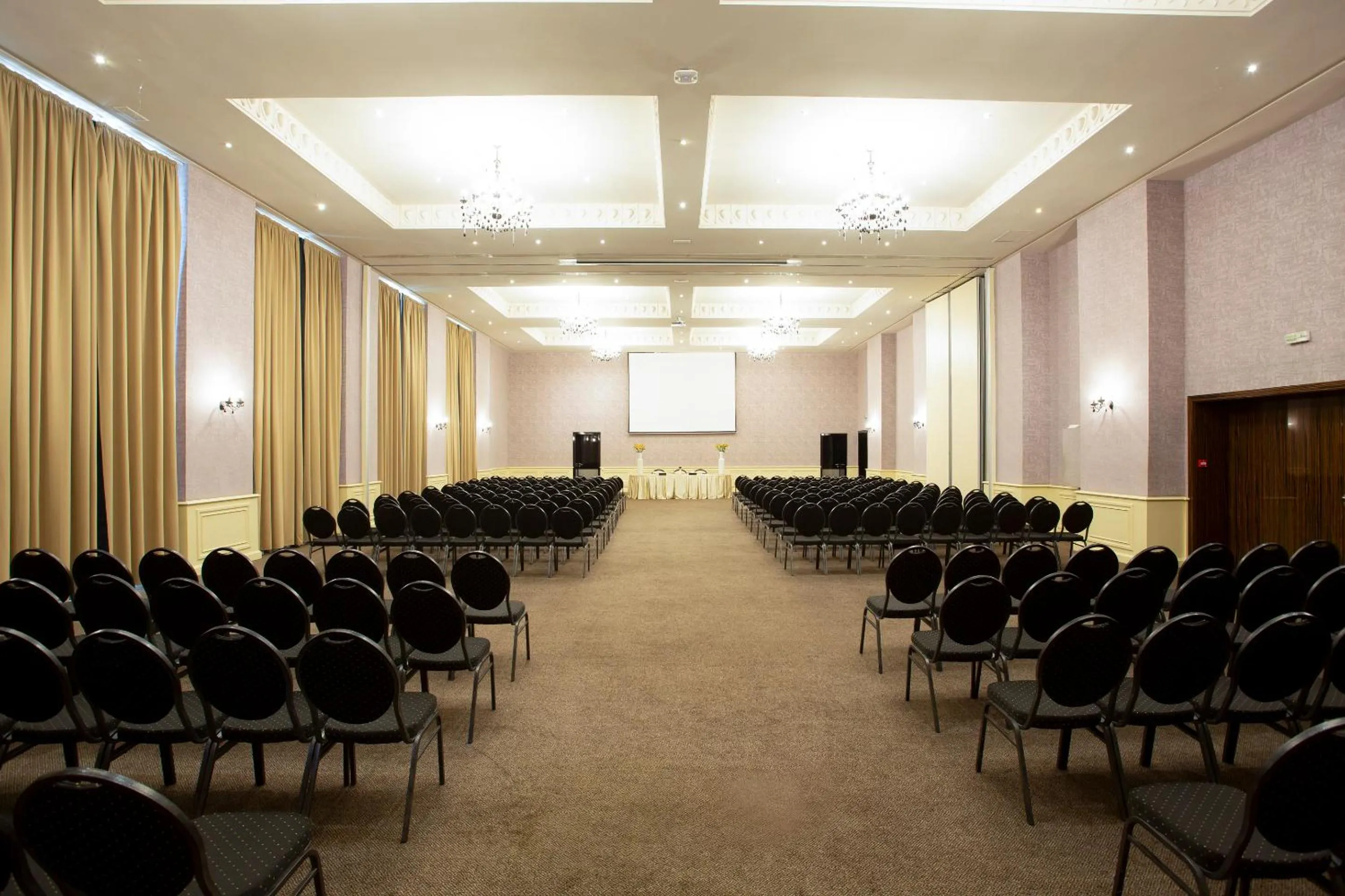 Business facilities in Concorde Les Berges du Lac