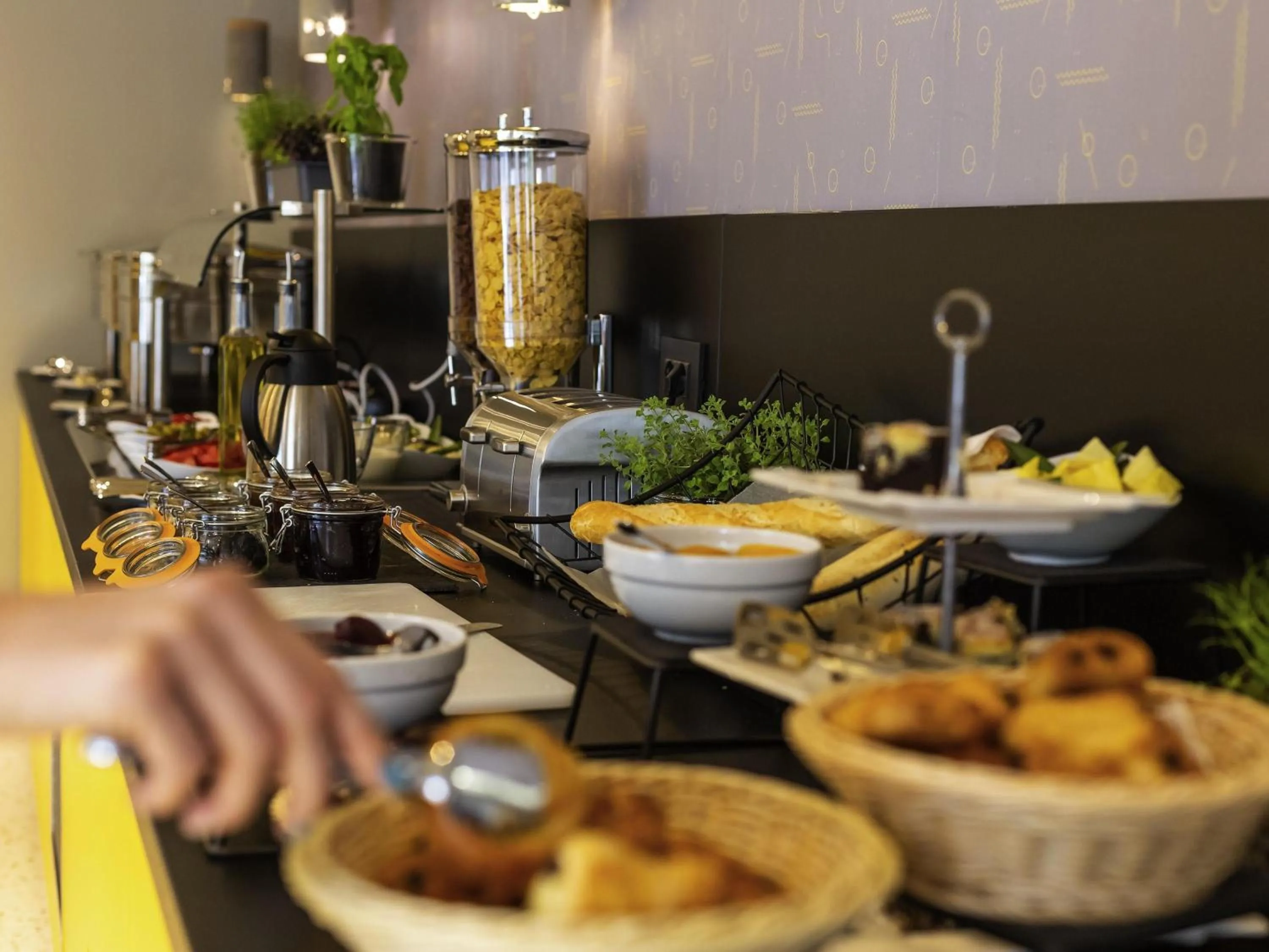 Restaurant/places to eat in ibis Styles Bucharest Erbas