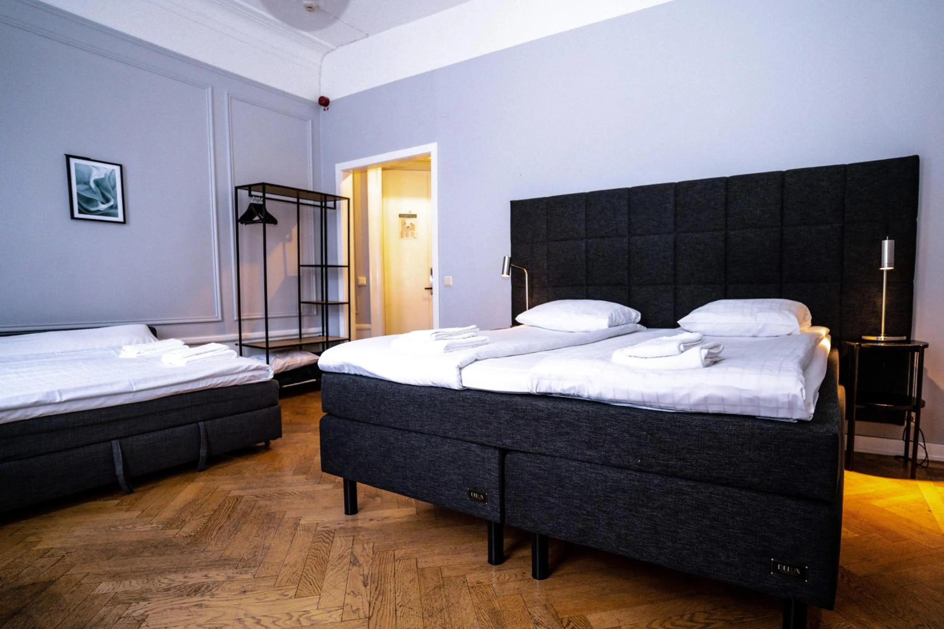 Bed in Queen's Hotel by First Hotels