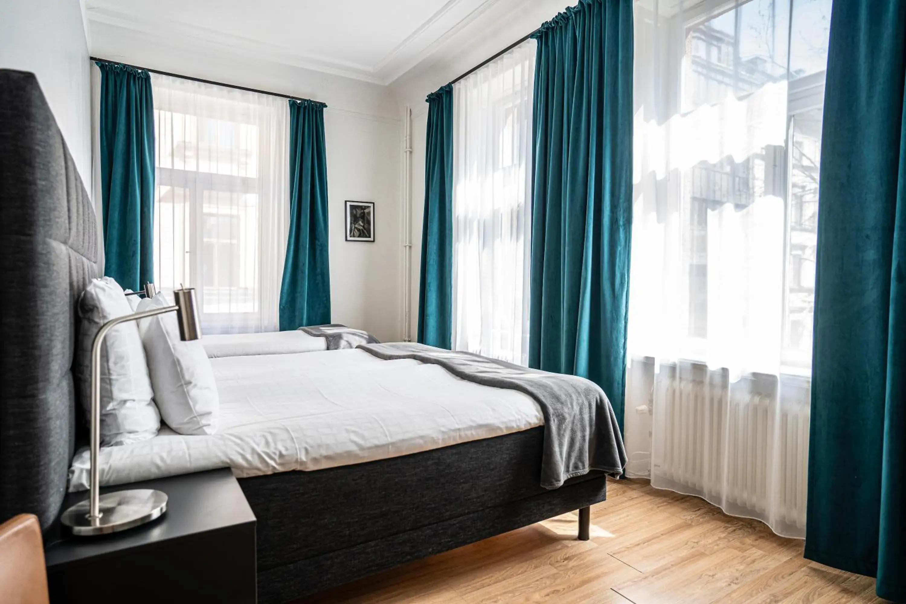 Bed in Queen's Hotel by First Hotels Bed in Queen's Hotel by First Hotels