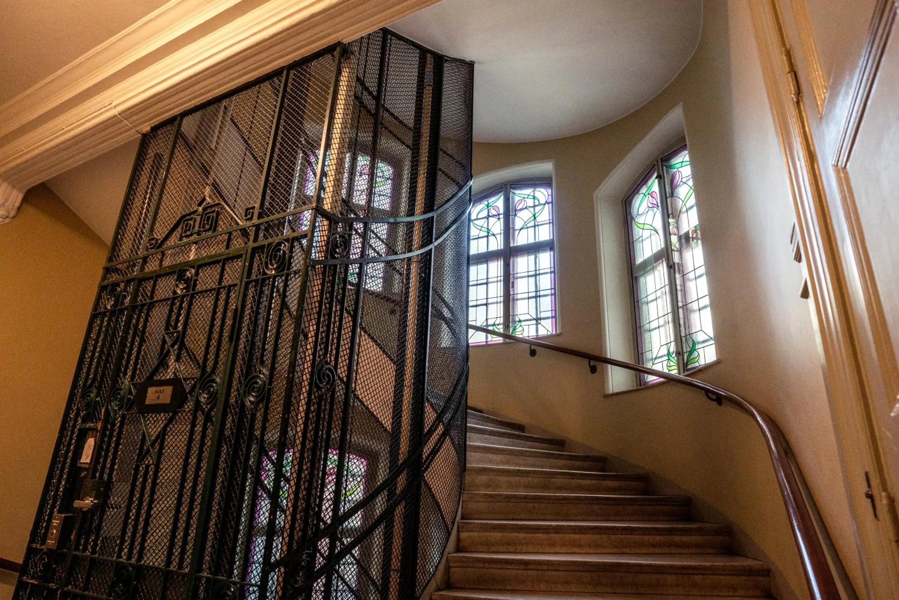 elevator in Queen's Hotel by First Hotels