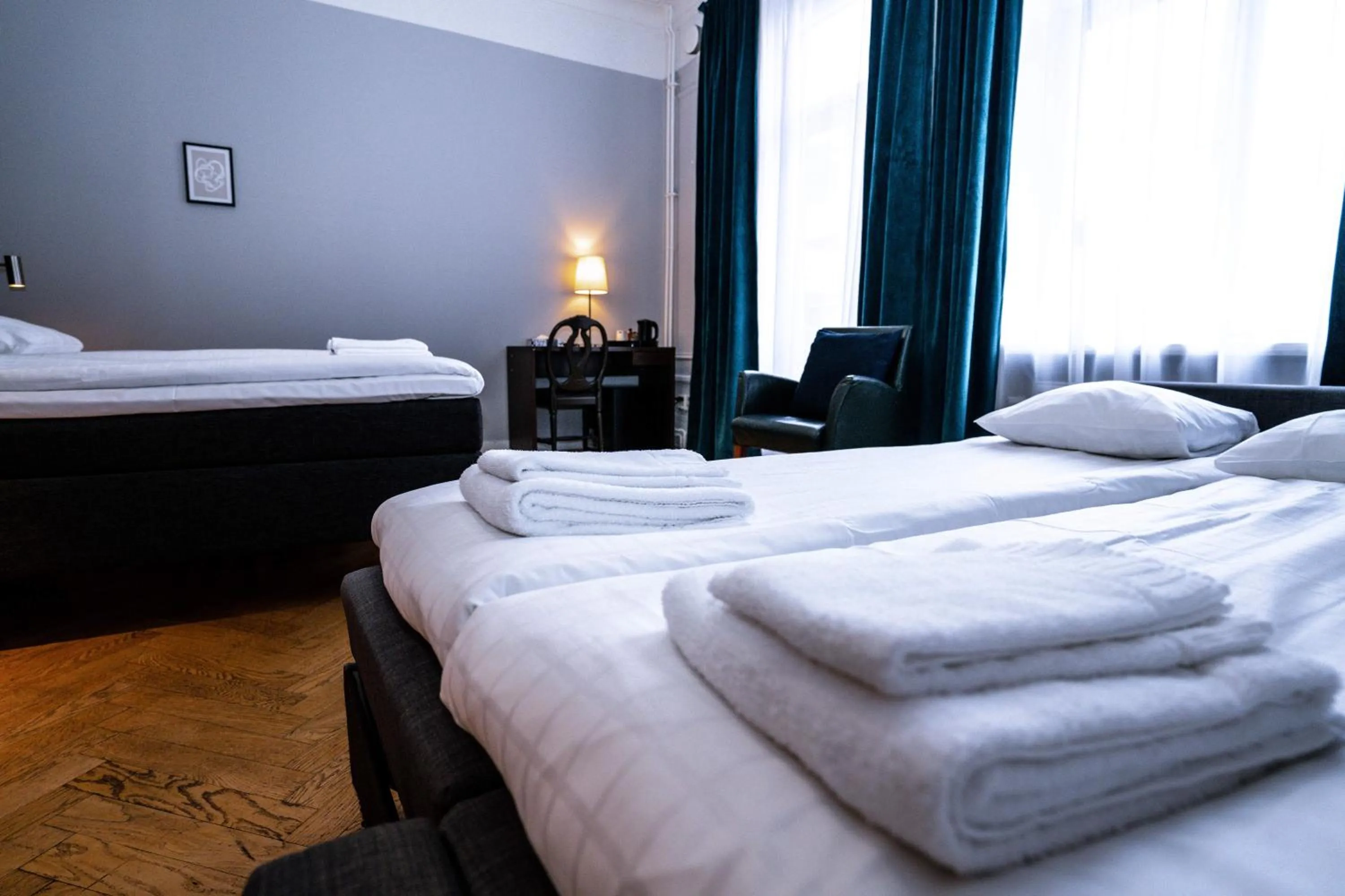 Bed in Queen's Hotel by First Hotels