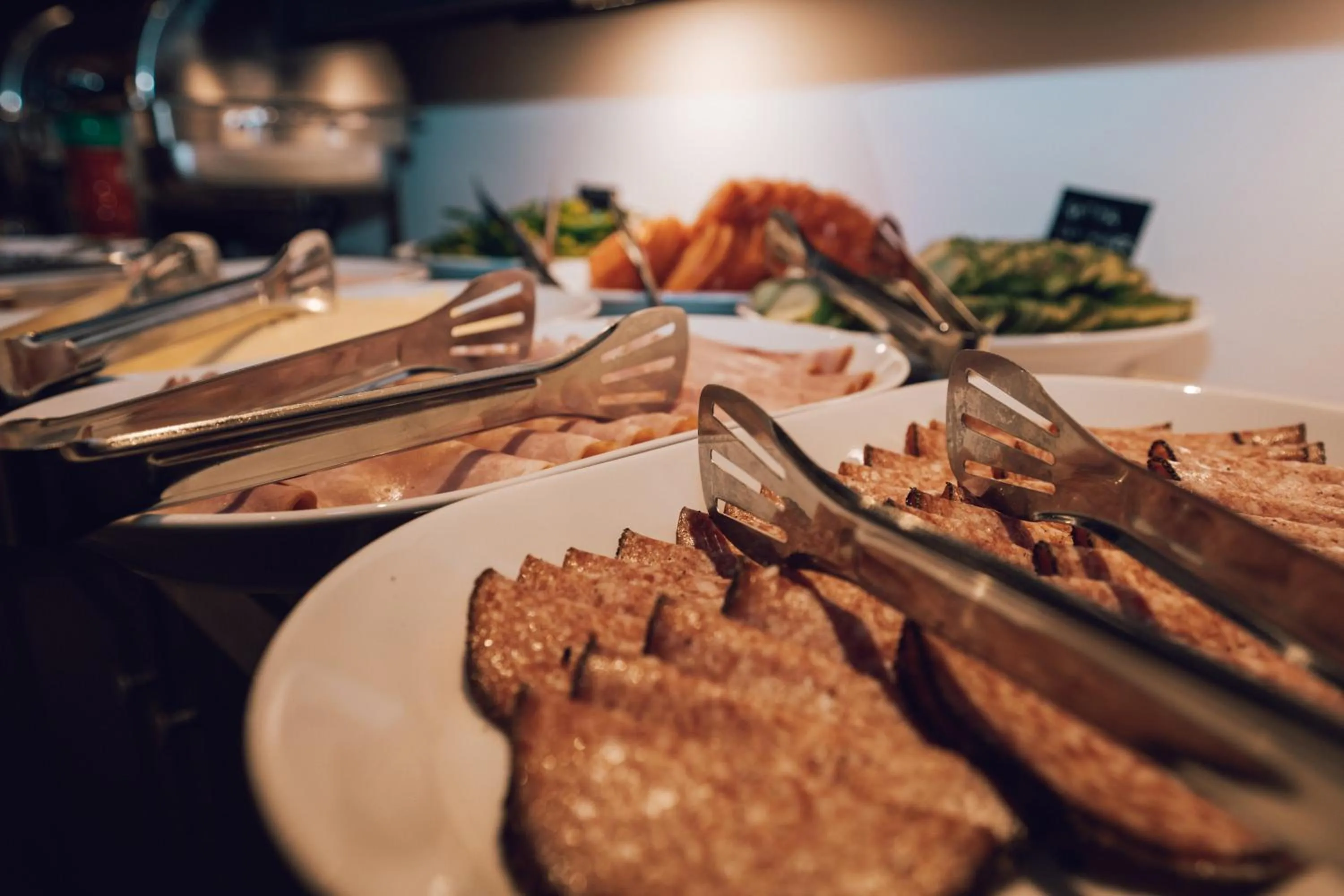 Breakfast in Queen's Hotel by First Hotels