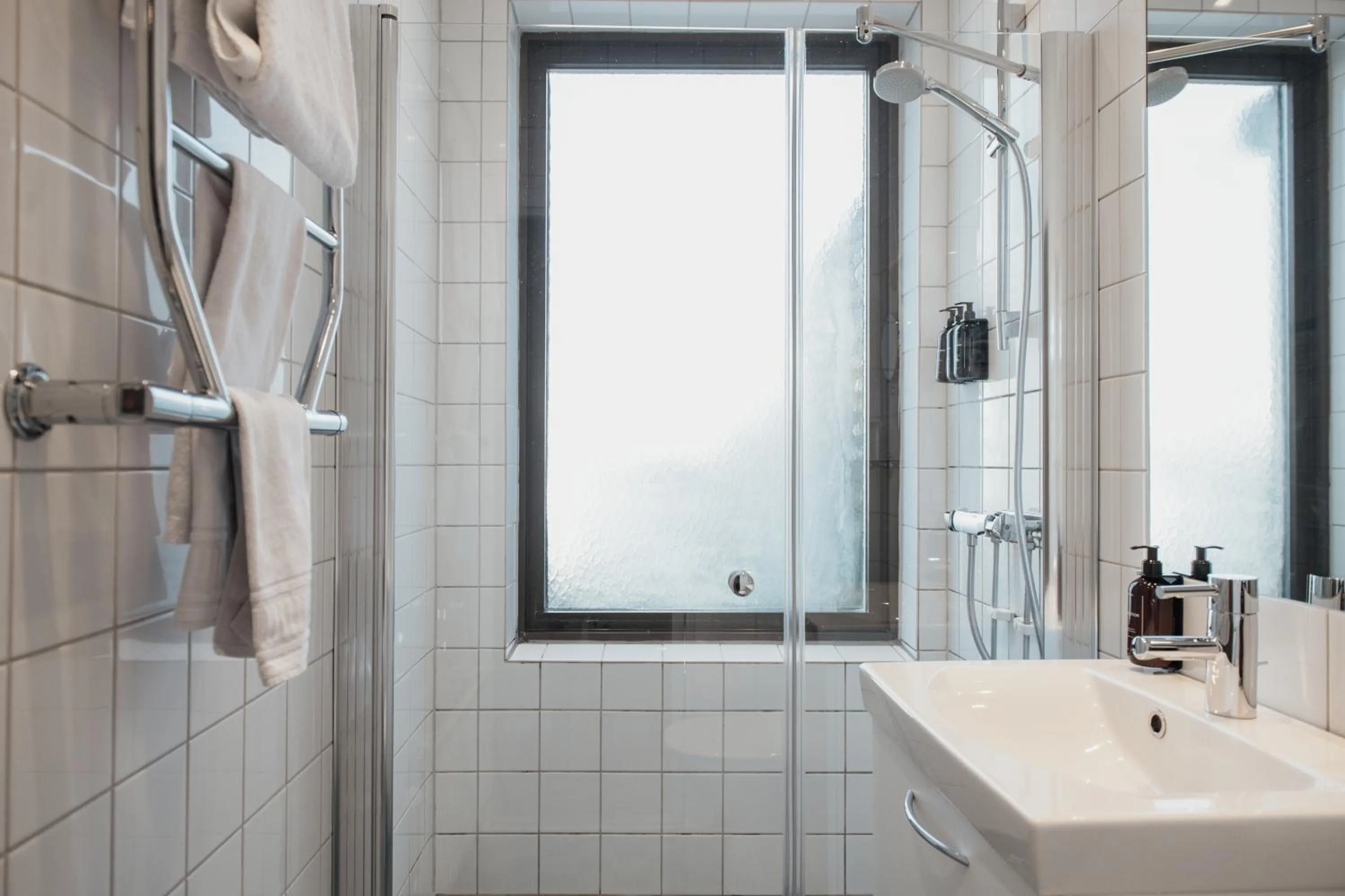 Bathroom in Home Hotel Wellington