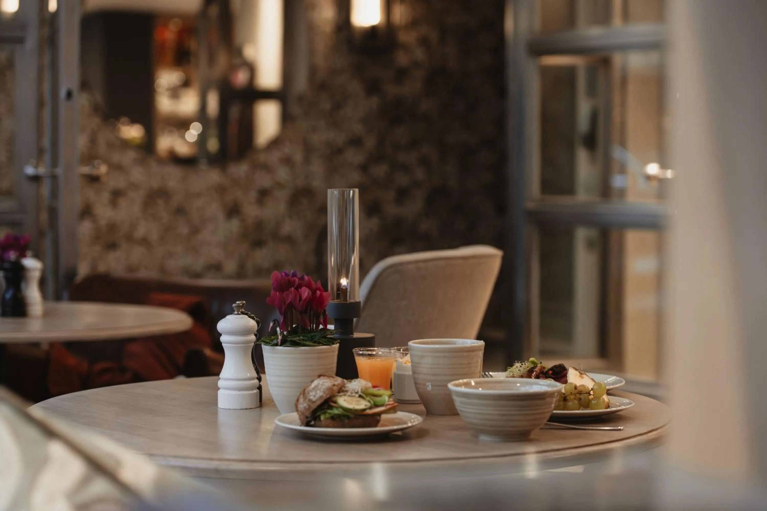 Lobby or reception in Home Hotel Wellington