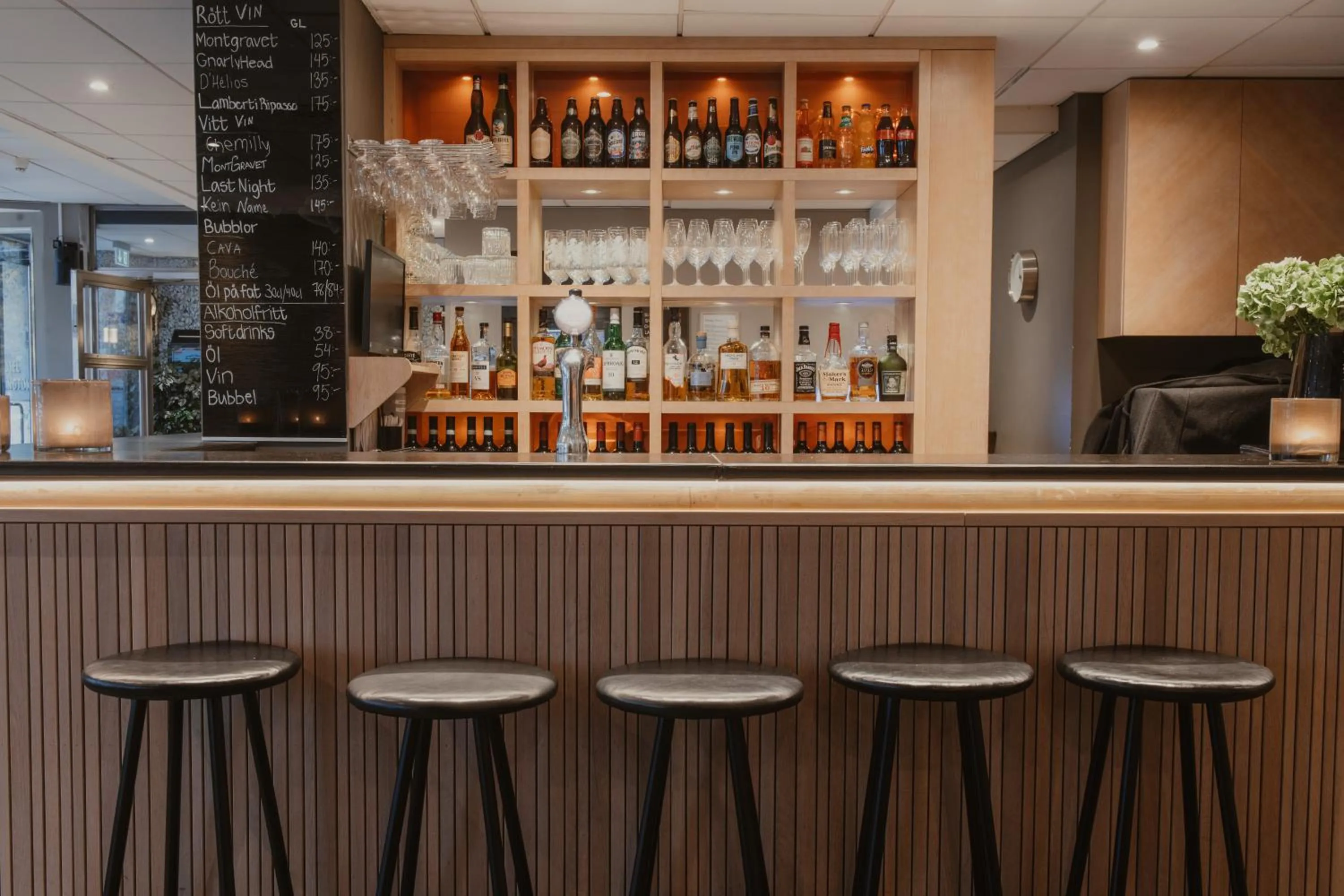 Lounge or bar in Home Hotel Wellington