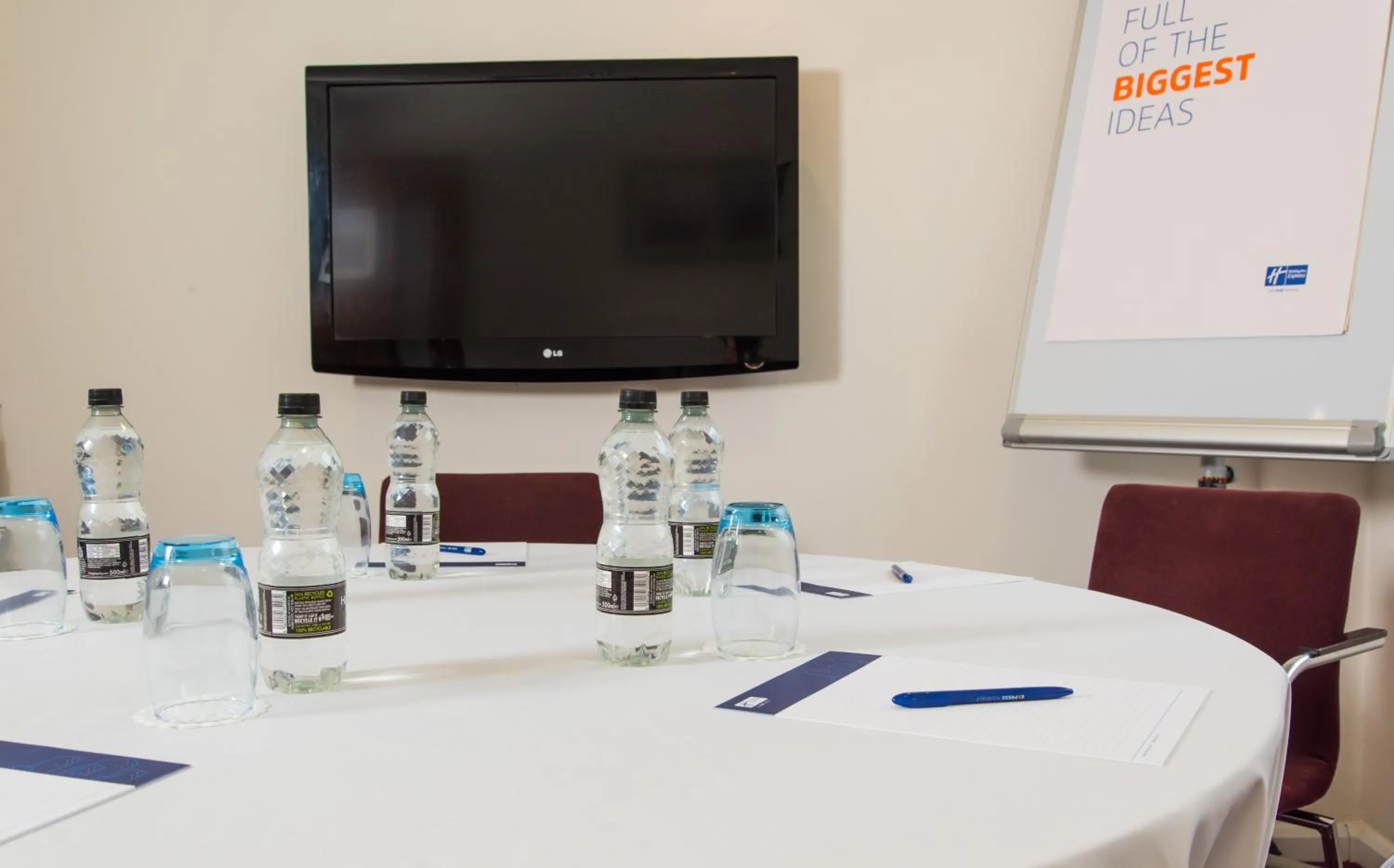 Meeting/conference room in Holiday Inn Express Tamworth by IHG