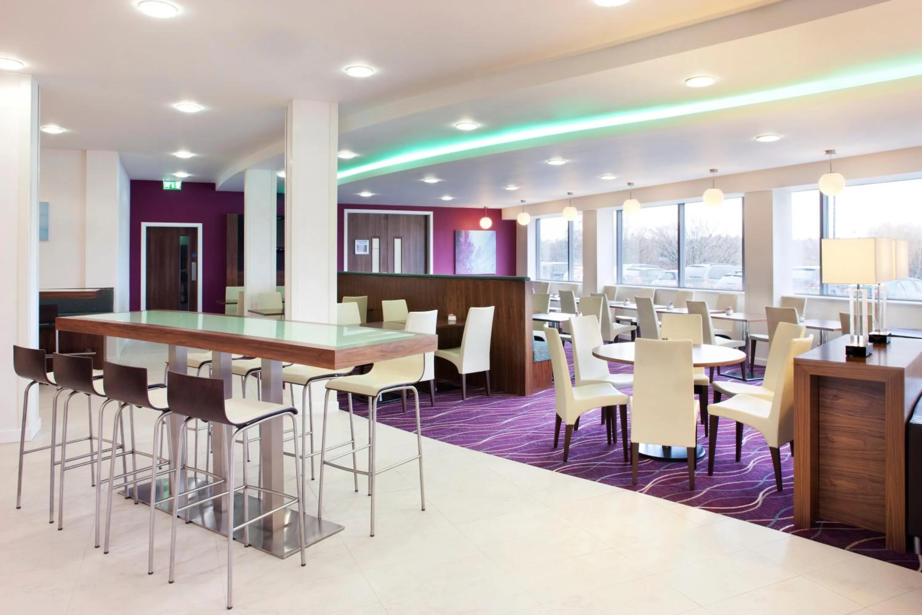 Restaurant/places to eat in Holiday Inn Express Tamworth by IHG