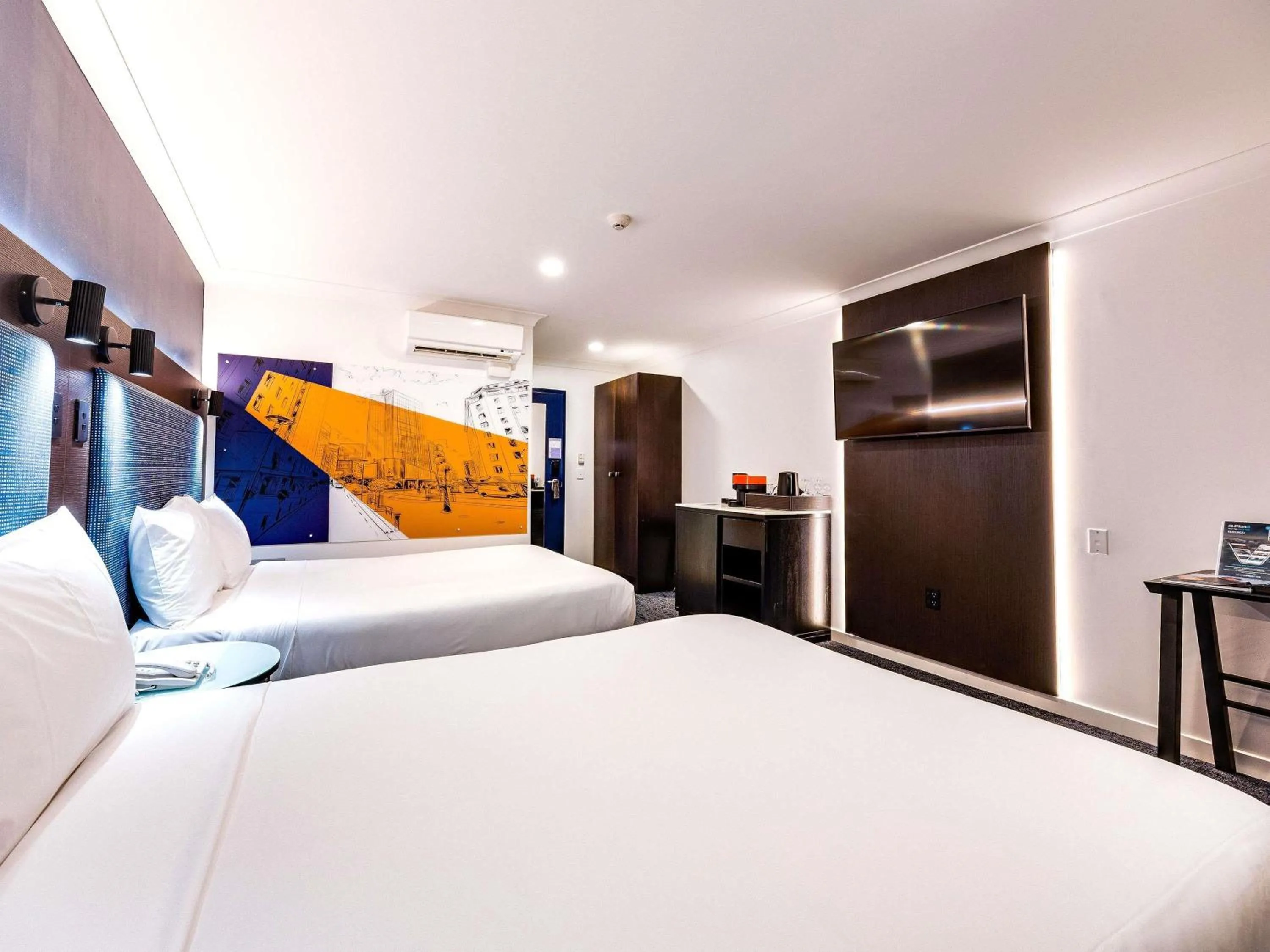 Bedroom, Bed in Mercure Wellington Abel Tasman