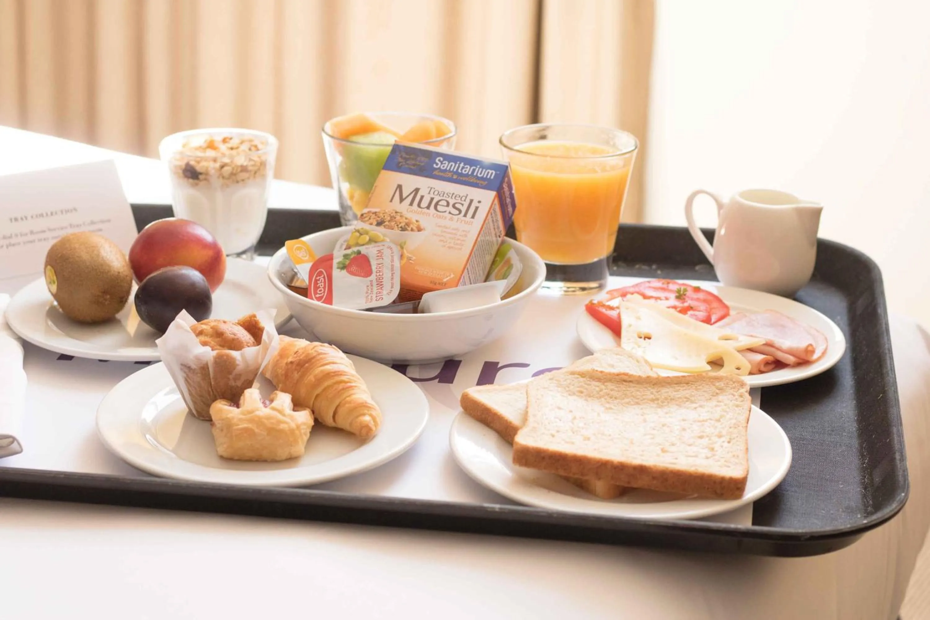 Breakfast in Mercure Wellington Abel Tasman