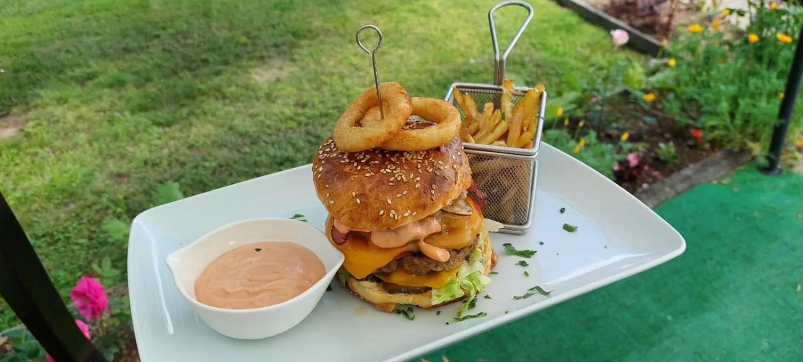 Restaurant/places to eat in Pension Elegance