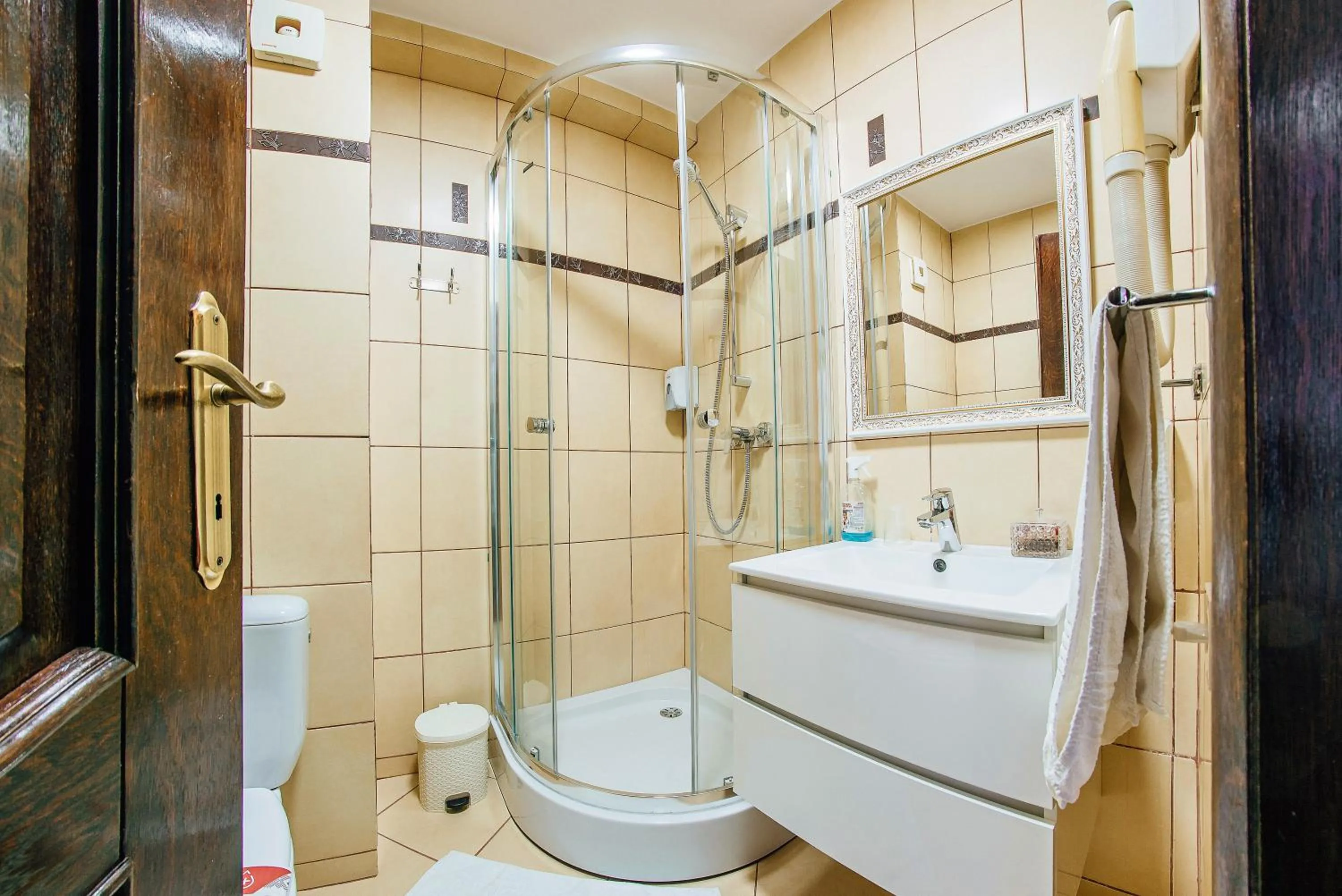 Bathroom in Pension Elegance